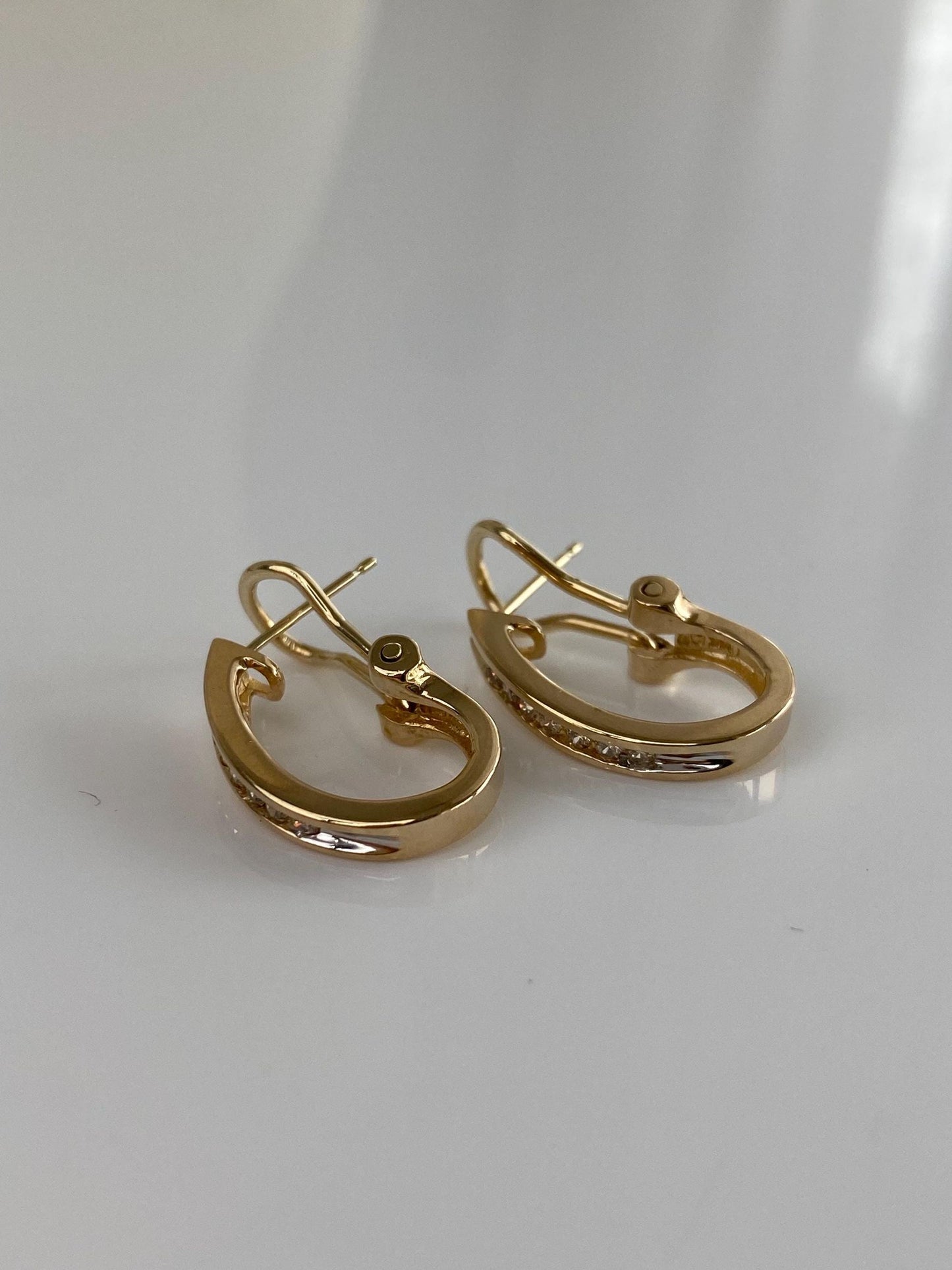 Vintage Solid 14k Yellow Gold Diamond Drop Earrings