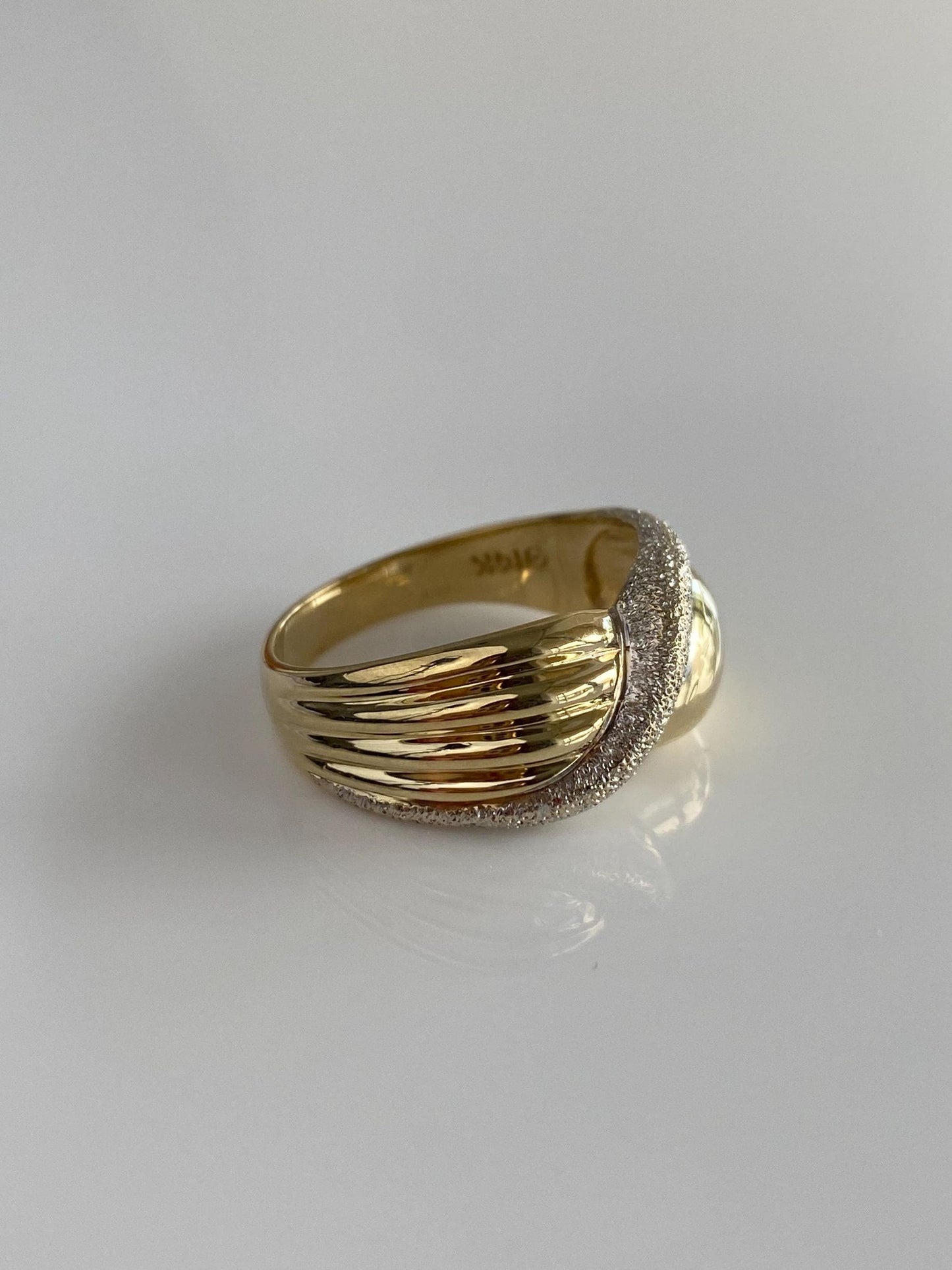 Vintage Solid 14k White & Yellow Gold Sparkly Twist Ring - Size 9