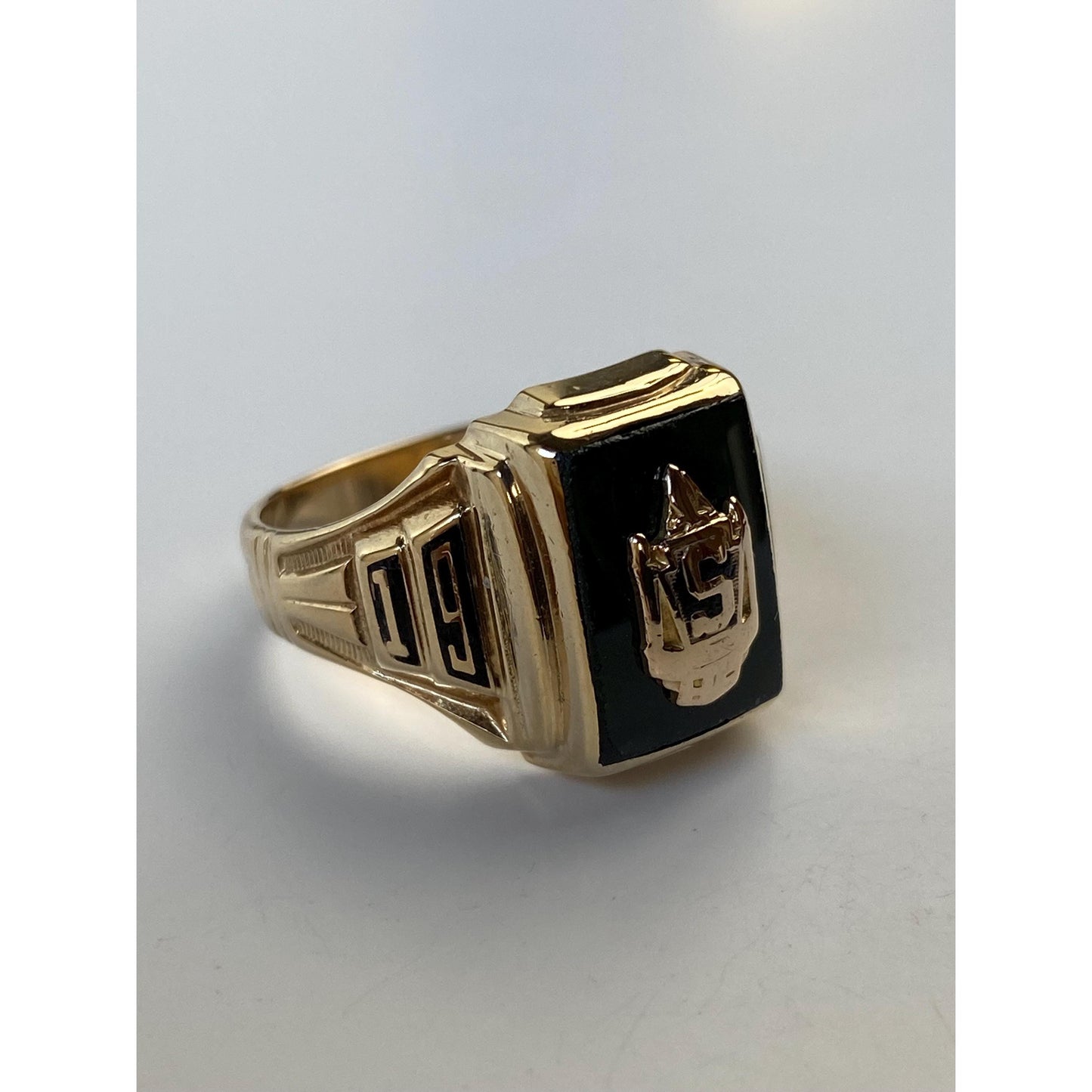 Vintage Solid 10k Yellow Gold Green Spinel 1970 Class Ring - Size 9.5