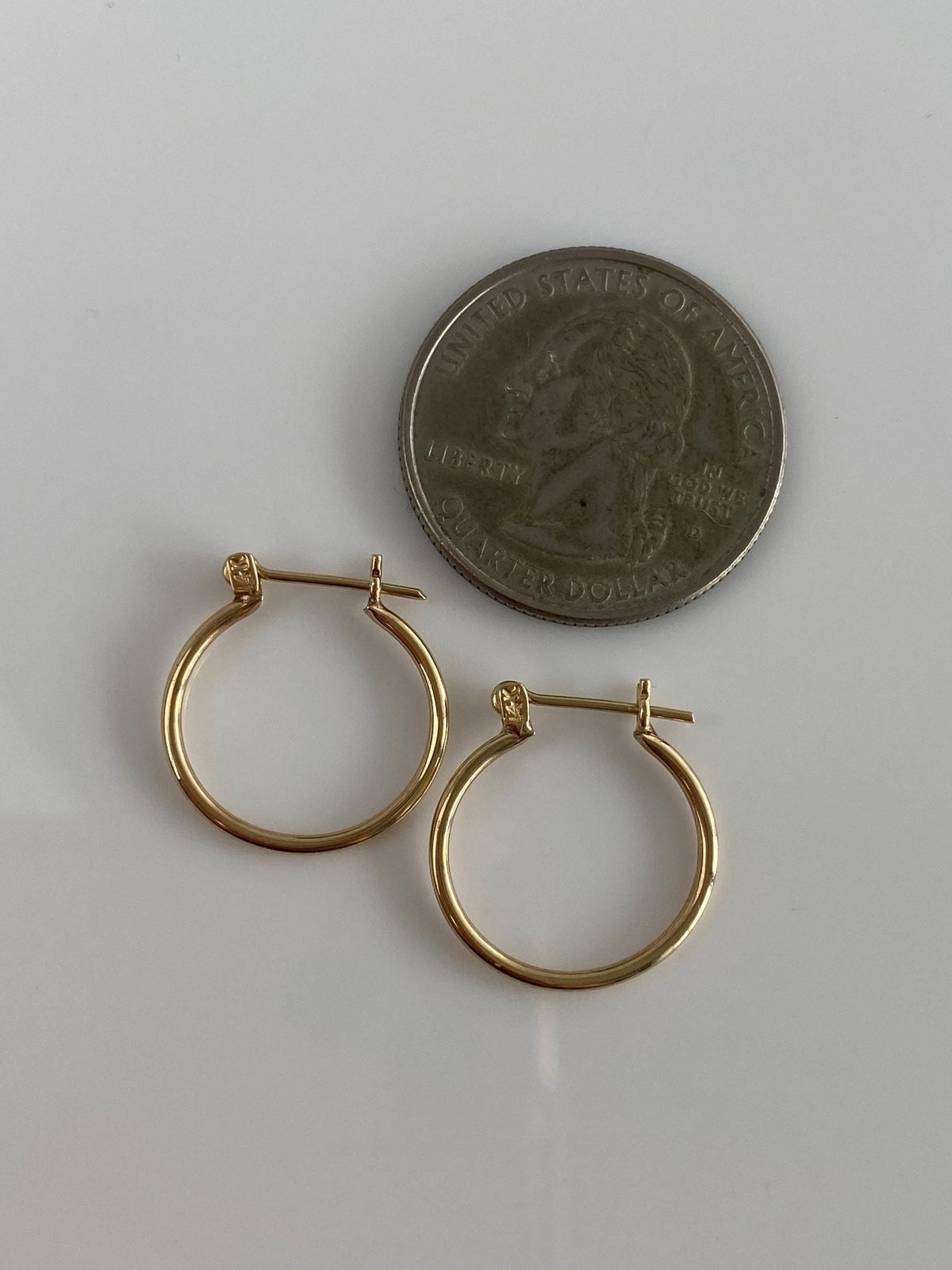 Vintage 14k Yellow Gold Thin Hoop Earrings