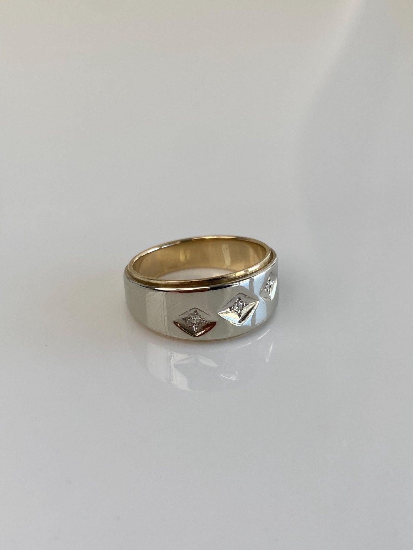 Vintage Solid 14k White & Yellow Gold Diamond Ring Band - Size 4.75