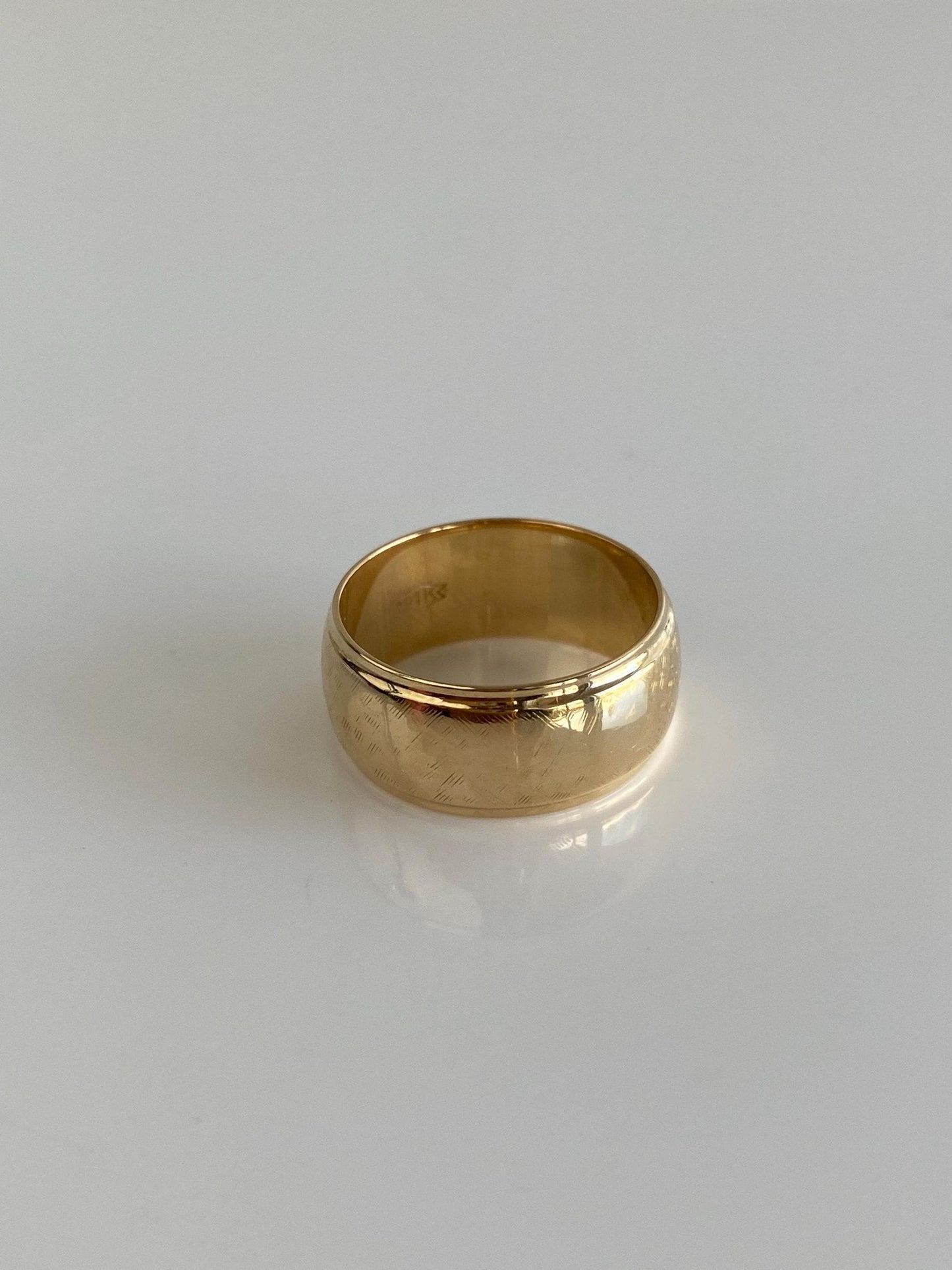 Vintage Solid 14k Yellow Gold Wide Lined Ring Band - Size 5.75