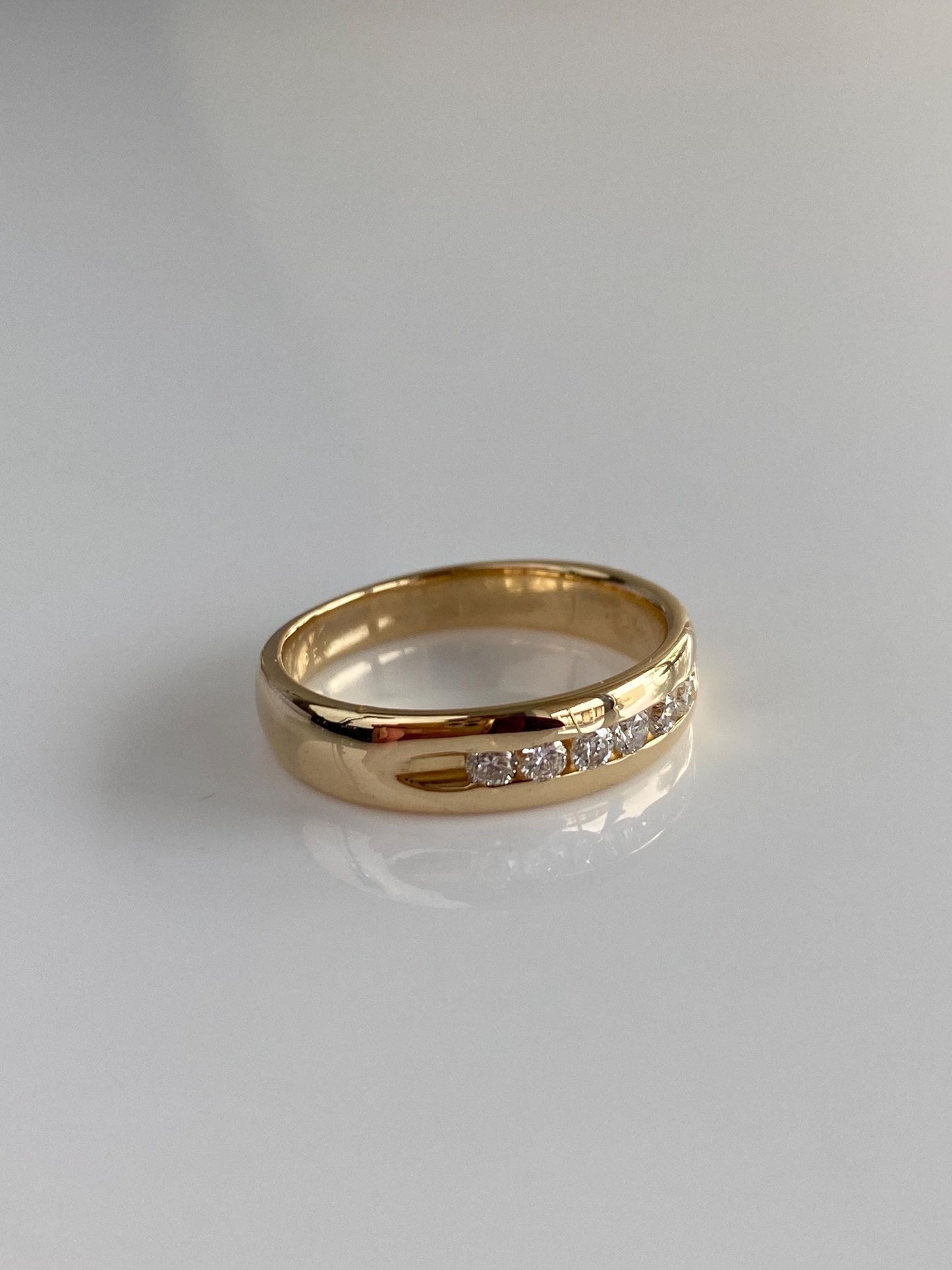 Vintage Solid 14k Yellow Gold Diamond Ring Band - Size 7.5