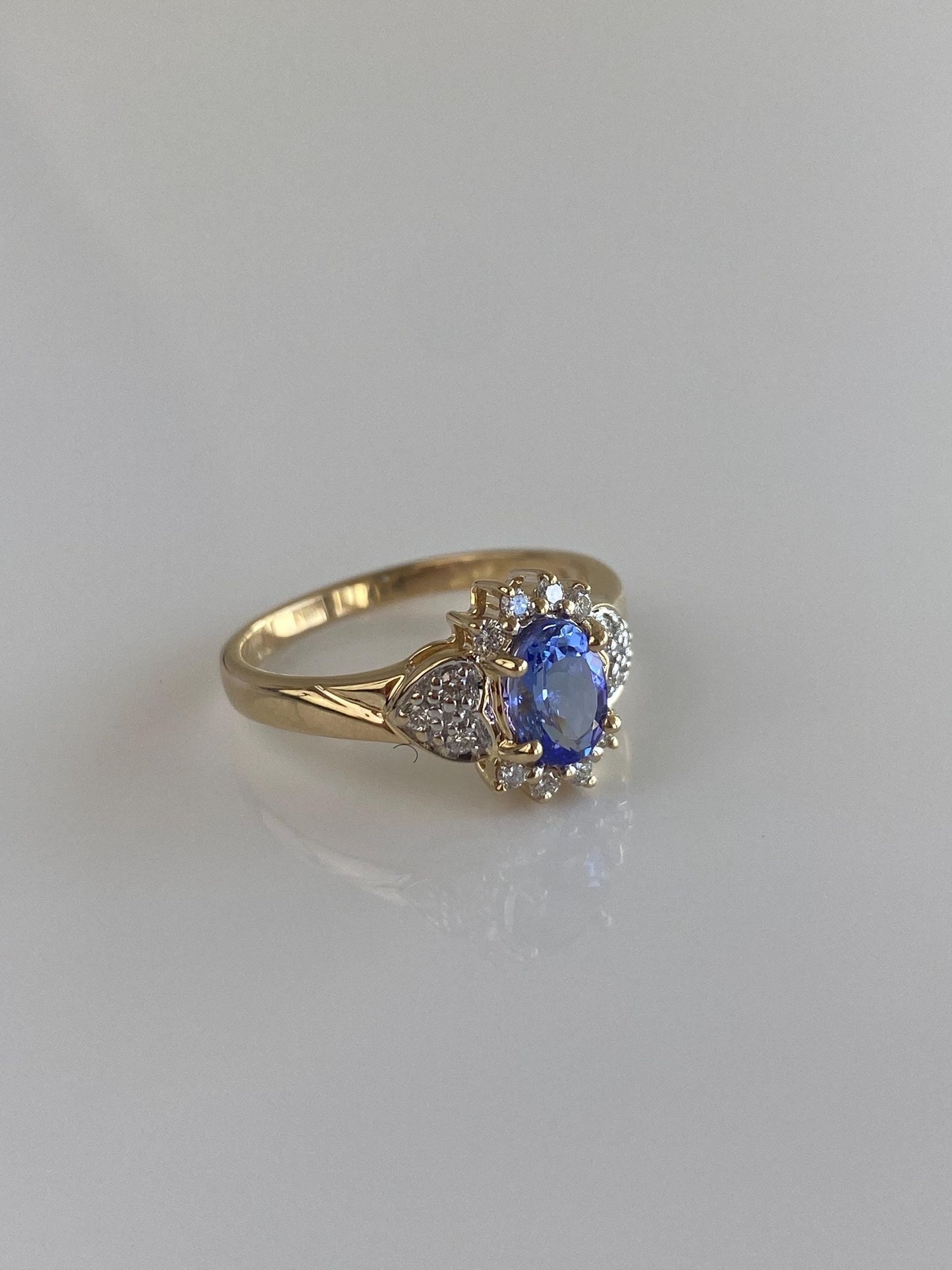 Vintage Solid 14k White & Yellow Gold Tanzanite Diamonds Ring - Size 7