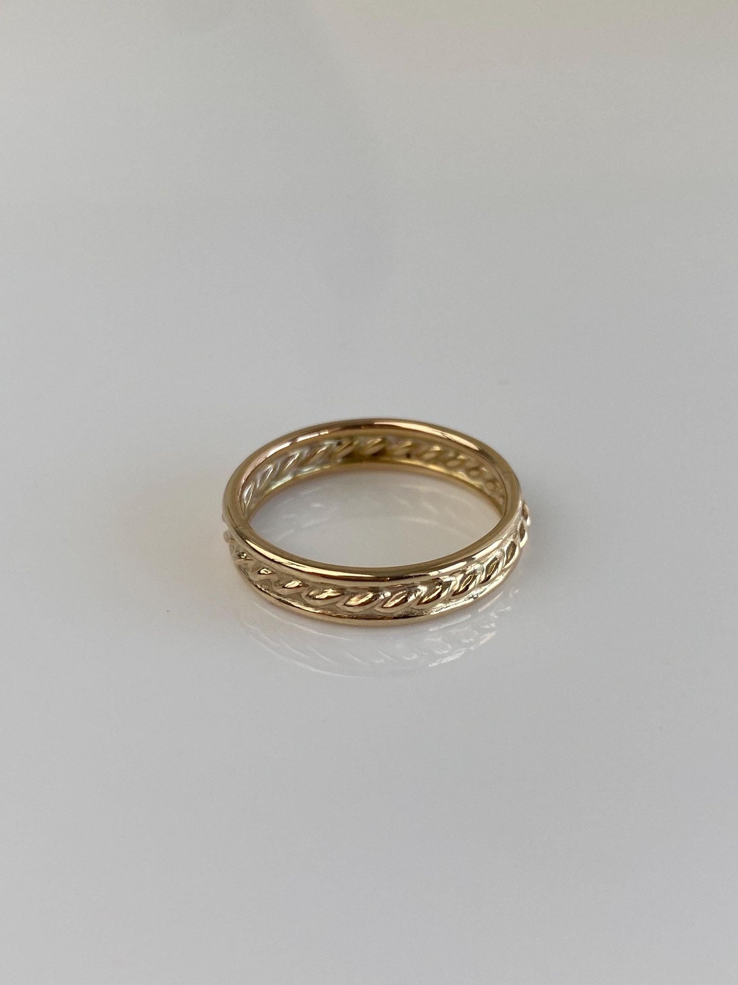 Vintage Solid 14k Yellow Gold Twist Texture Ring - Size 6.5