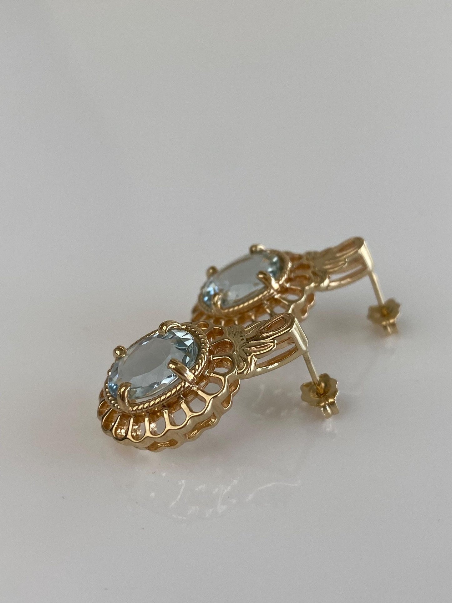 Vintage Solid 14k Yellow Gold Aquamarine Drop Earrings