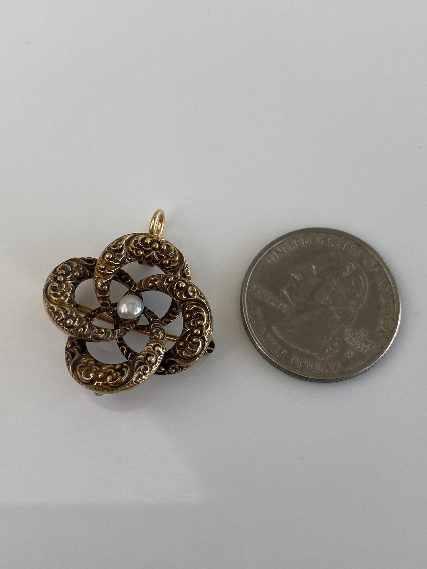 Vintage 21k Yellow Gold Pearl Designed Knot Charm Pin