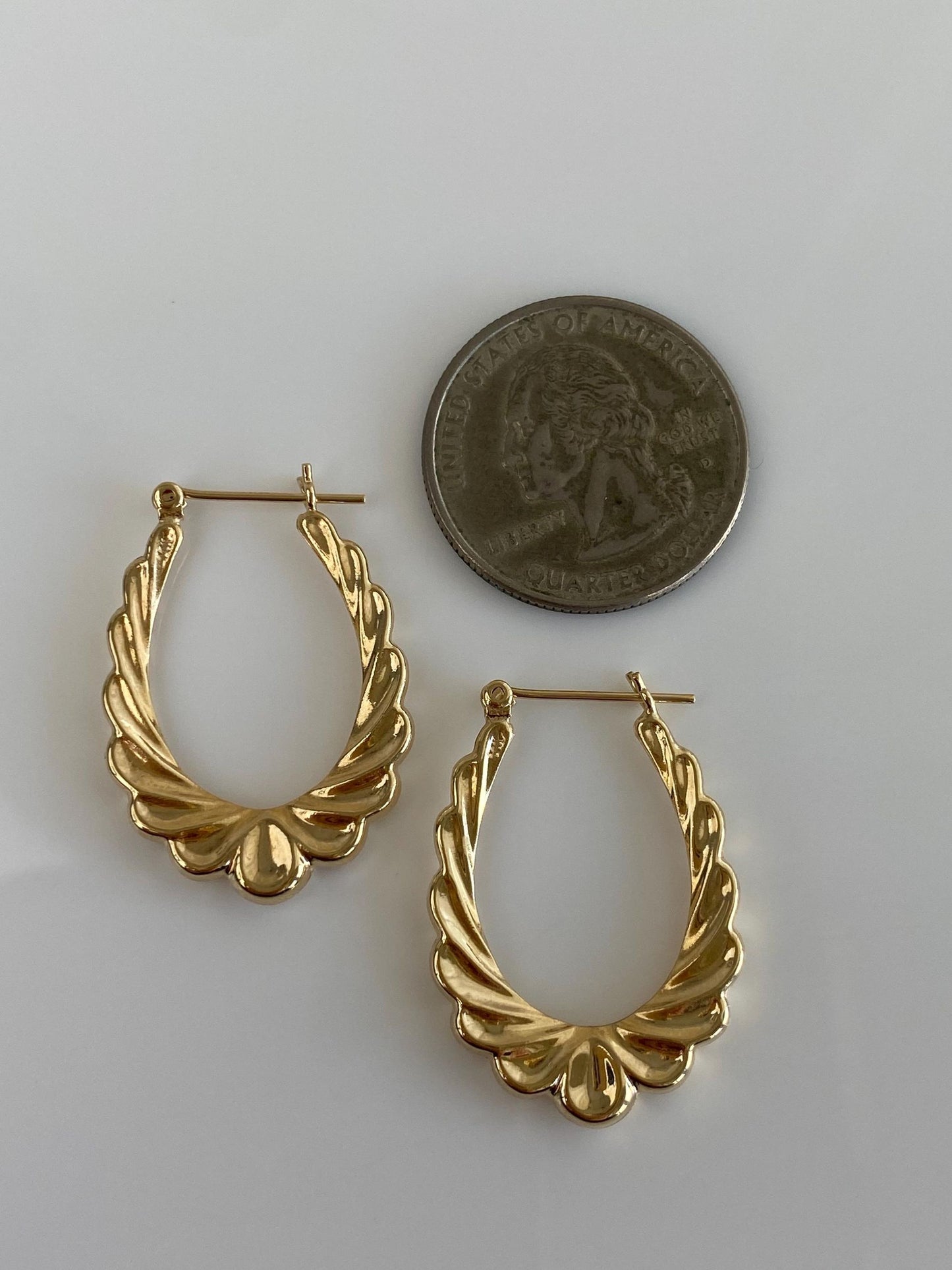 Vintage 14k Yellow Gold Scalloped Wing Design Hoop Earrings