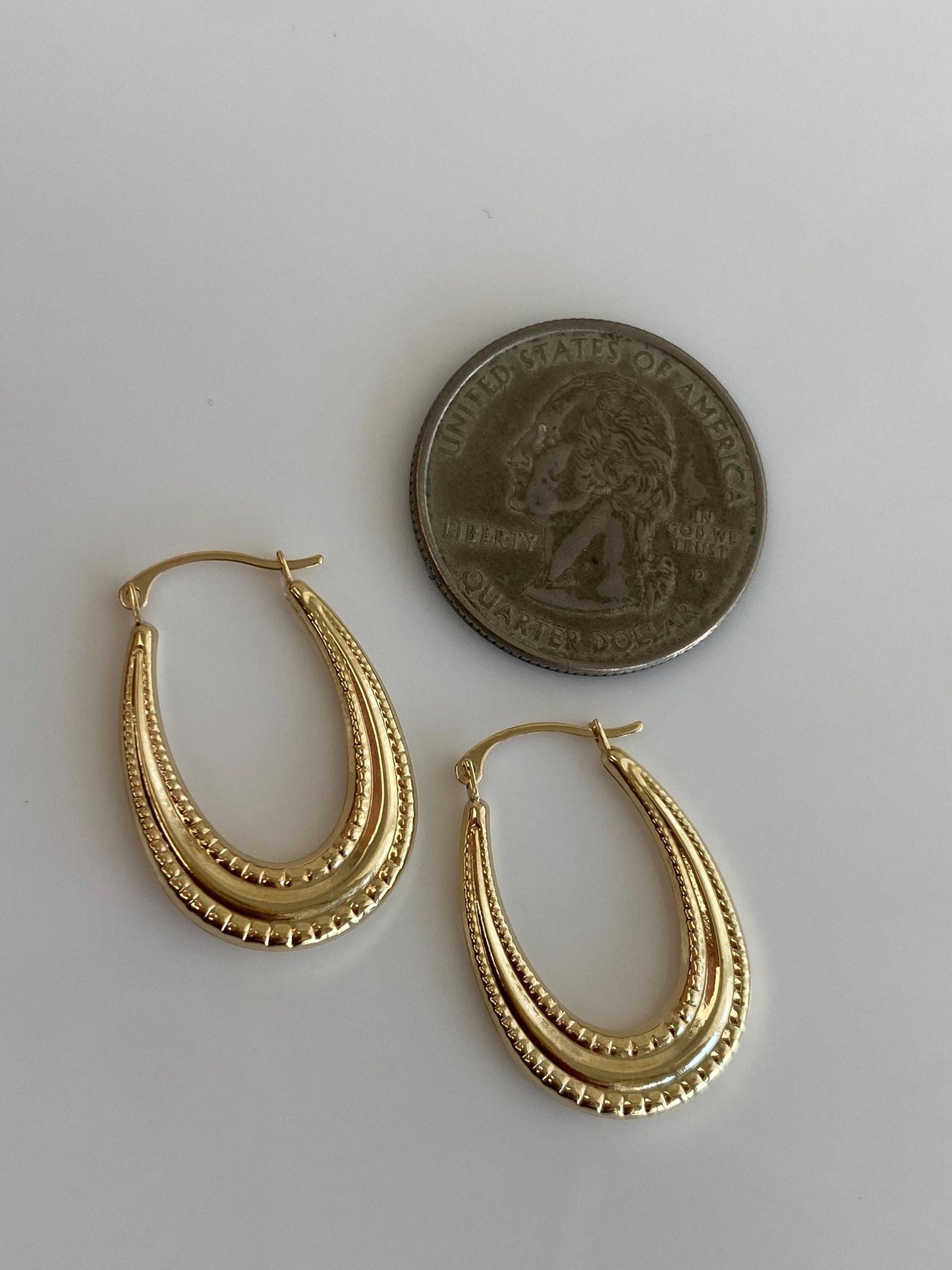 Vintage 14k Yellow Gold Design Hoop Earrings