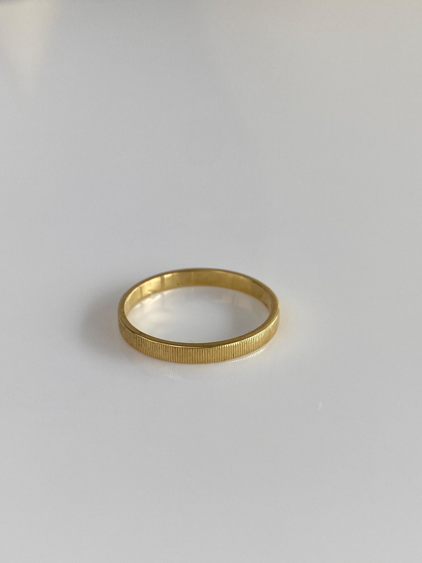 Vintage Solid 18k Yellow Gold Textured Ring Band - Size 6.25