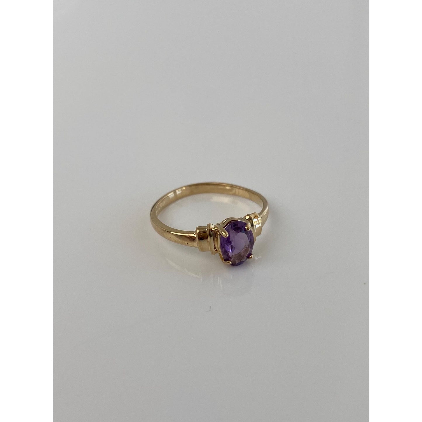 Vintage Solid 14k Yellow Gold Amethyst Ring - Size 5.25