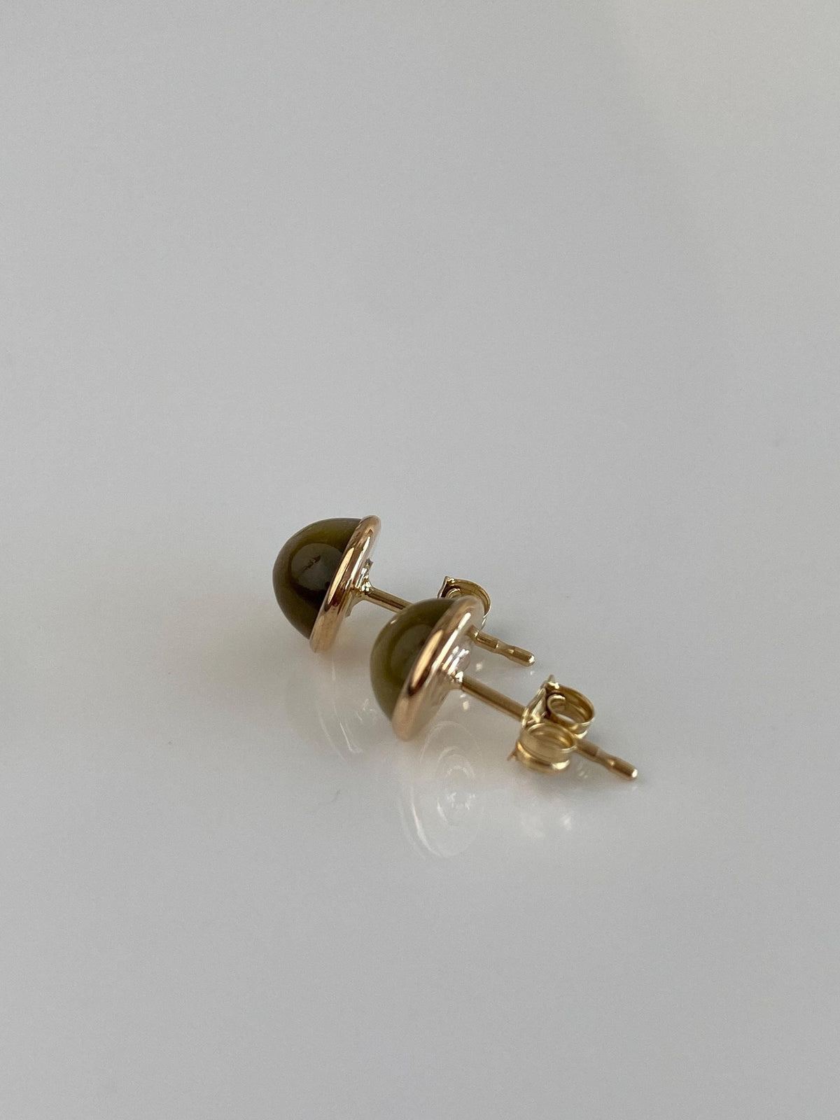 Vintage Solid 14k Yellow Gold Tigers Eye Stud Earrings
