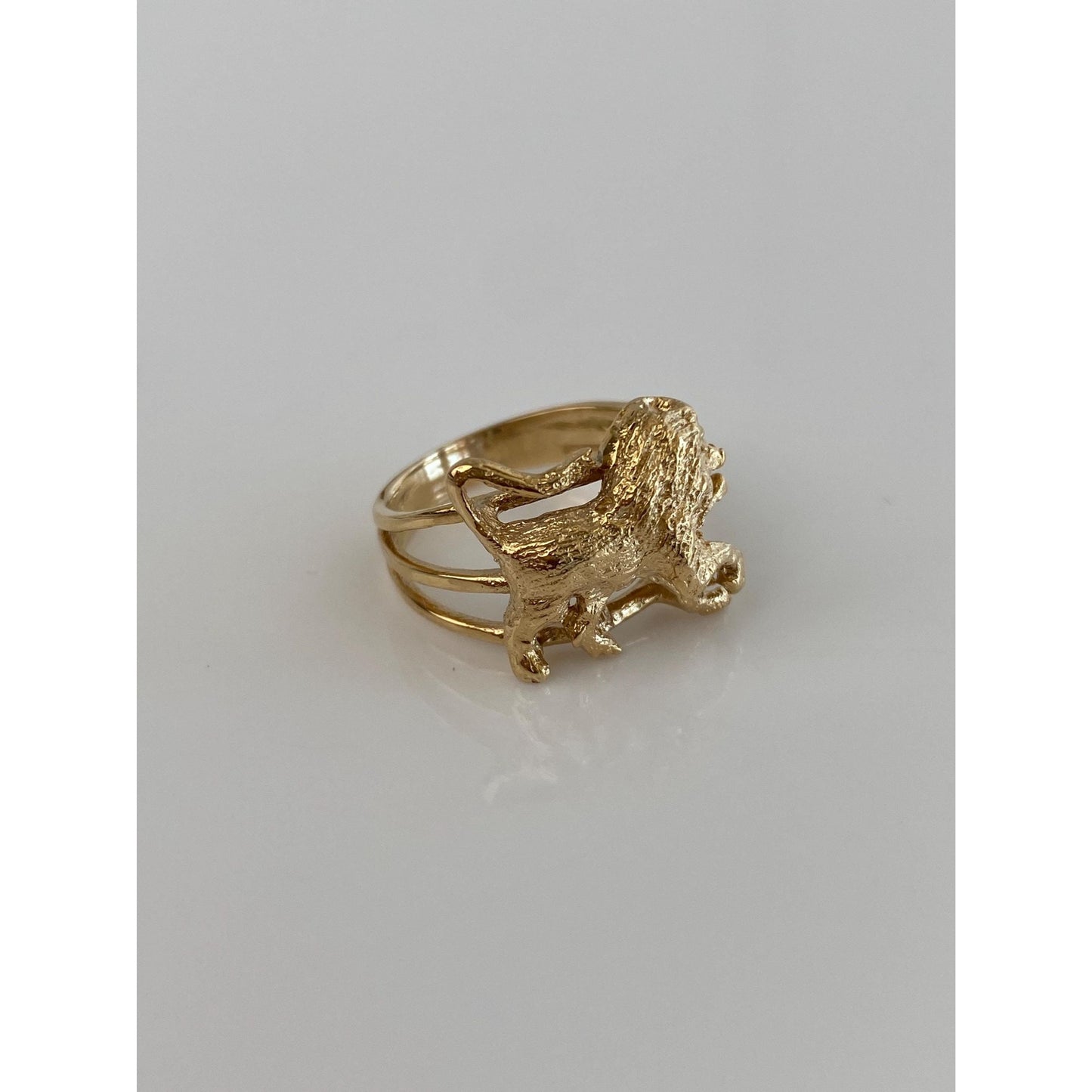 Vintage Solid 14k Yellow Gold Lion Ring Band - Size 5.5