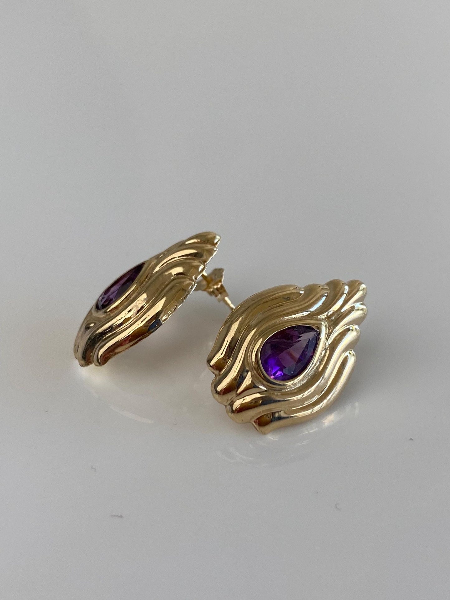 Vintage 14k Yellow Gold Amethyst Domed Design Stud Earrings