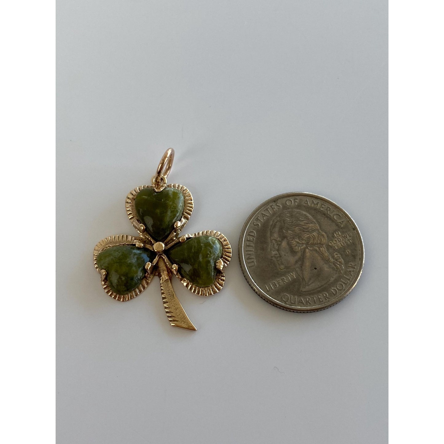 Vintage Solid 9k Yellow Gold Nephrite Clover Charm