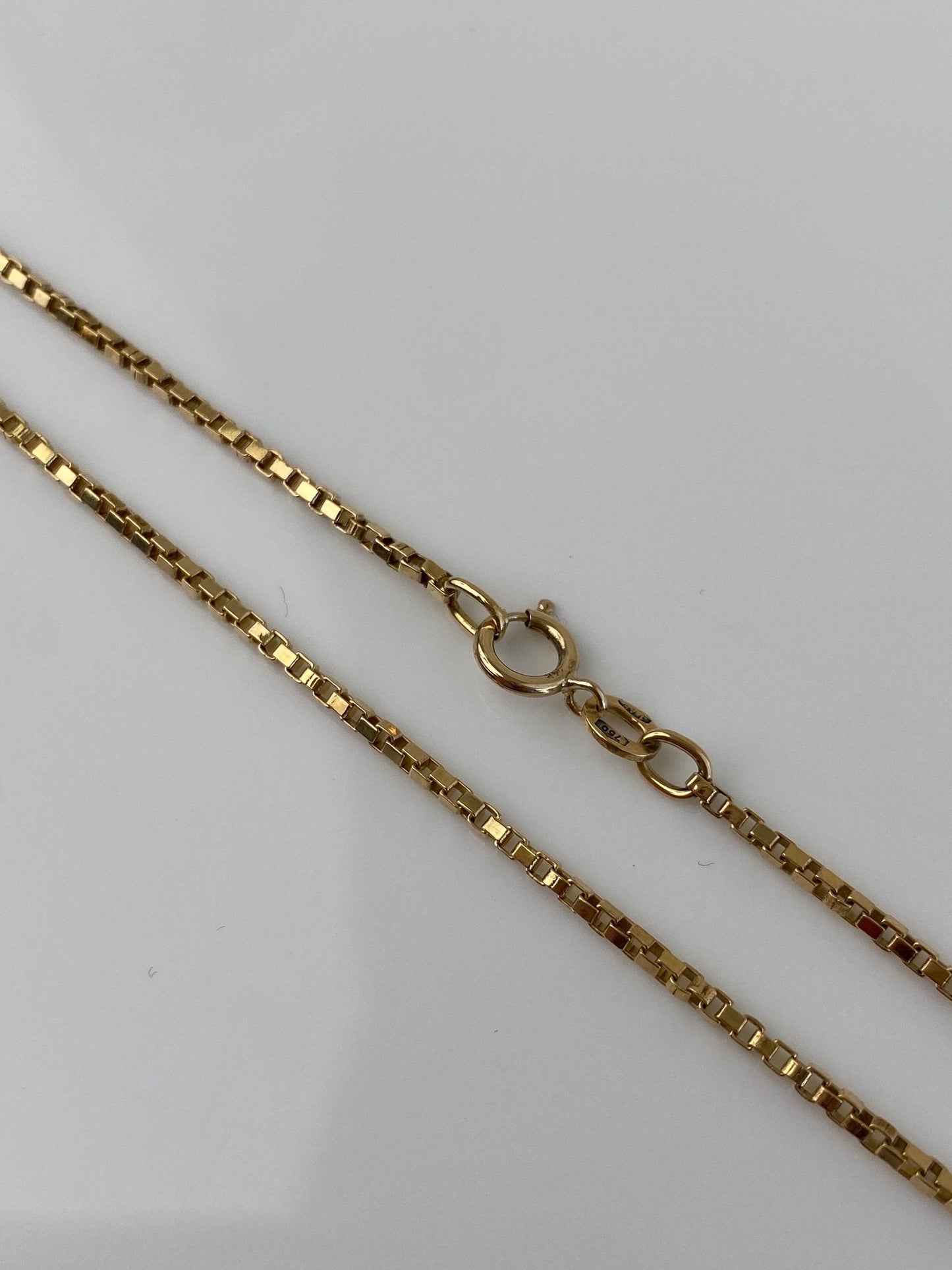 Vintage Solid 18k Yellow Gold Chunky Long Box Chain Necklace - 25.75 inches