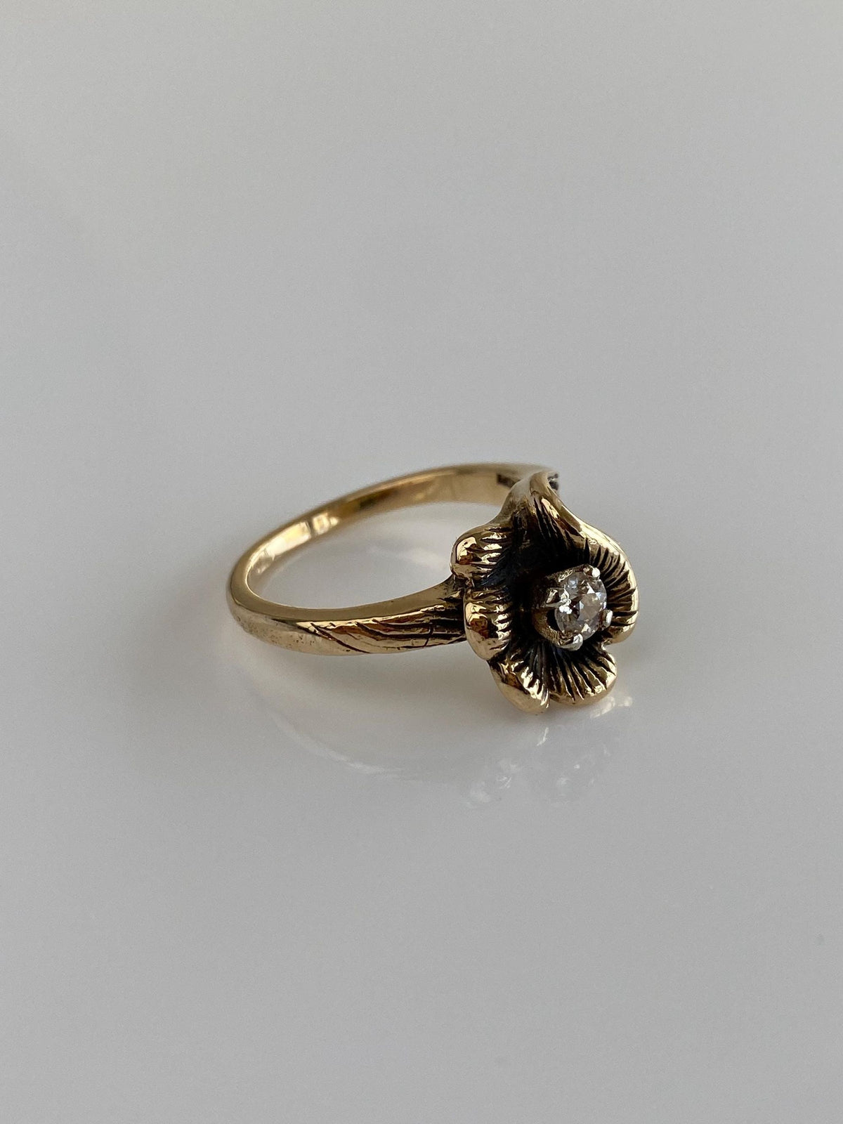 Vintage Solid 14k Yellow Gold Diamond Flower Ring - Size 7