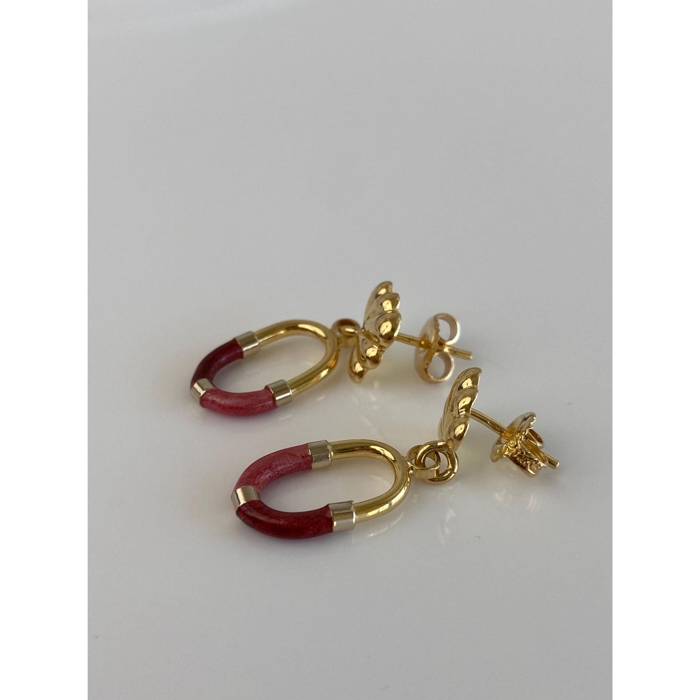 Vintage Solid 18k Yellow Gold Enamel Hoops Scalloped Stud Earrings