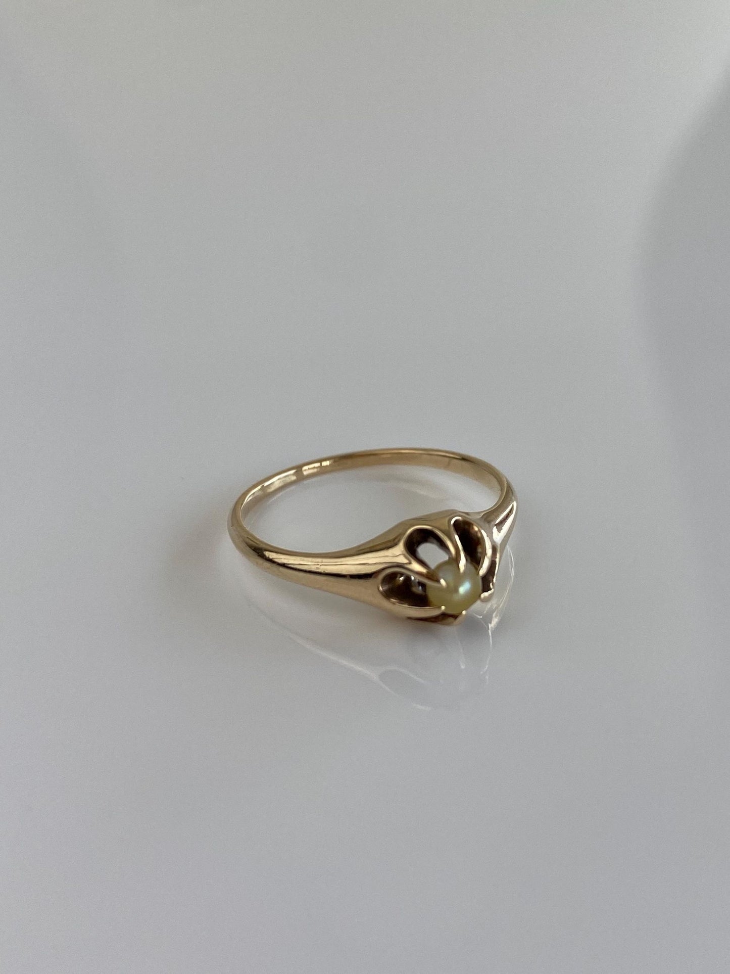 Vintage Solid 14k Yellow Gold Pearl Ring - Size 6