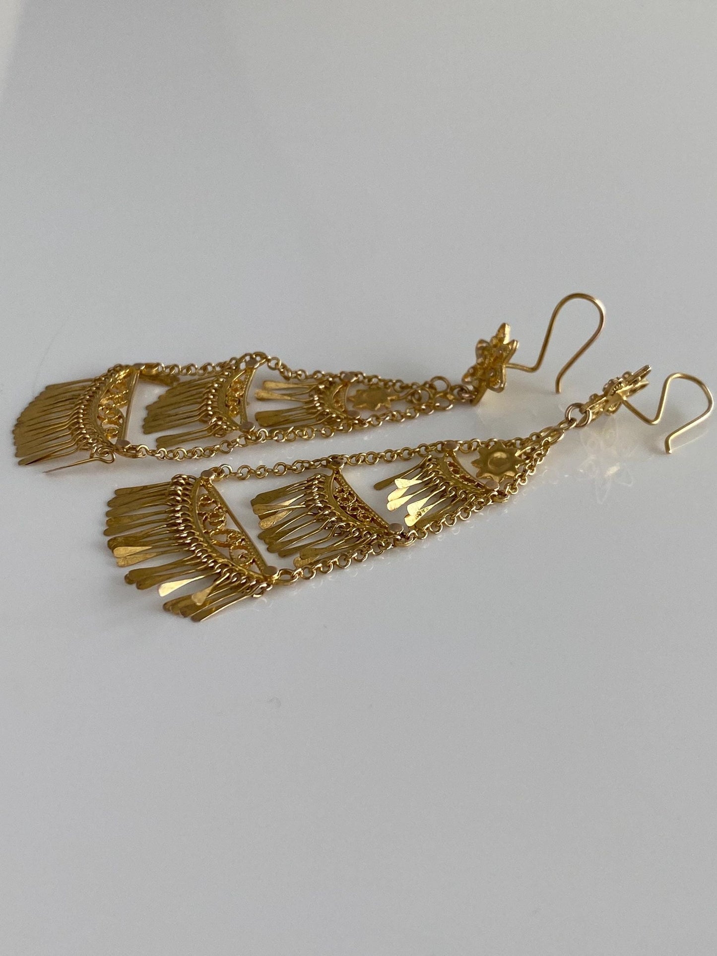 Vintage Solid 10k Yellow Gold Floral Fringe Chandelier Dangle Earrings