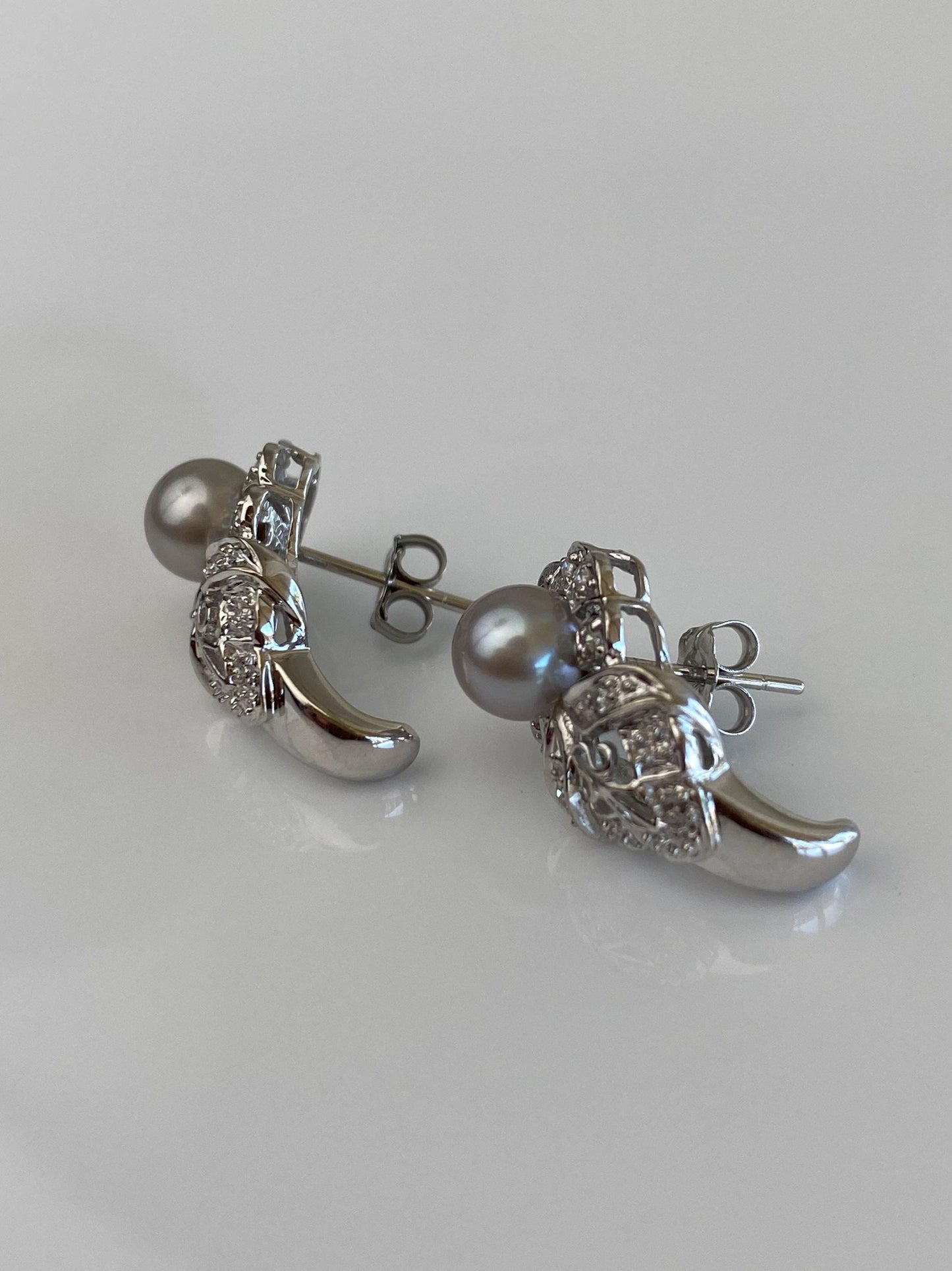 Vintage Solid 10k White Gold Diamond Grey Pearl Drop Earrings
