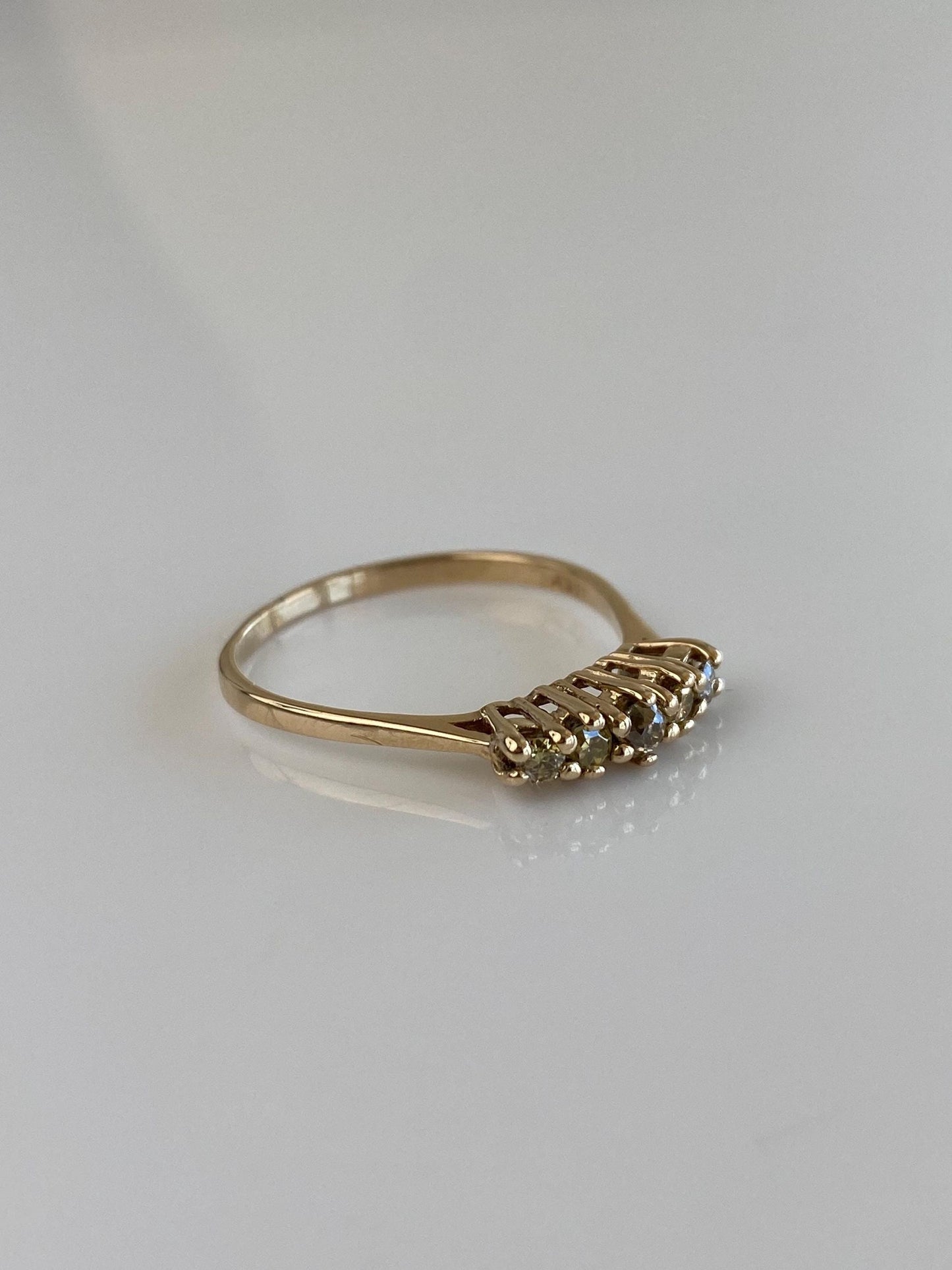 Vintage Solid 14k Yellow Gold Yellow & Champagne Diamond Row Ring - Size 9