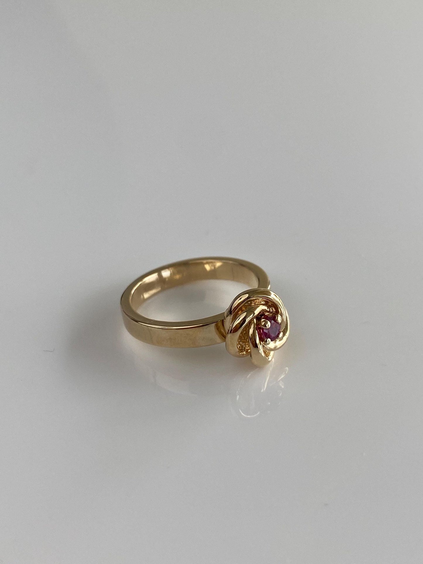 Vintage Solid 14k Yellow Gold Pink Sapphire Knot Ring - Size 3.75