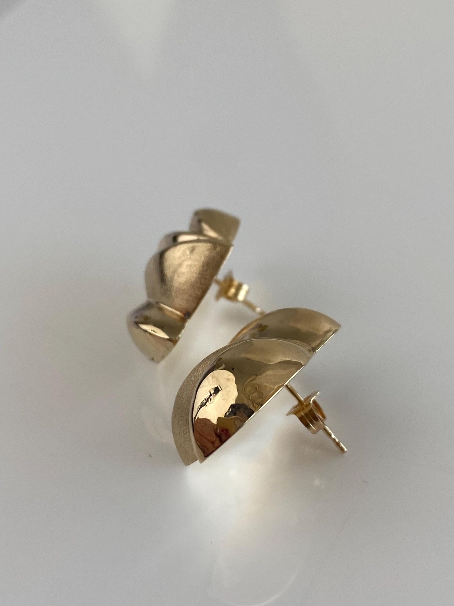 Vintage 14k Yellow Gold Satin Shiny Design Domed Drop Earrings
