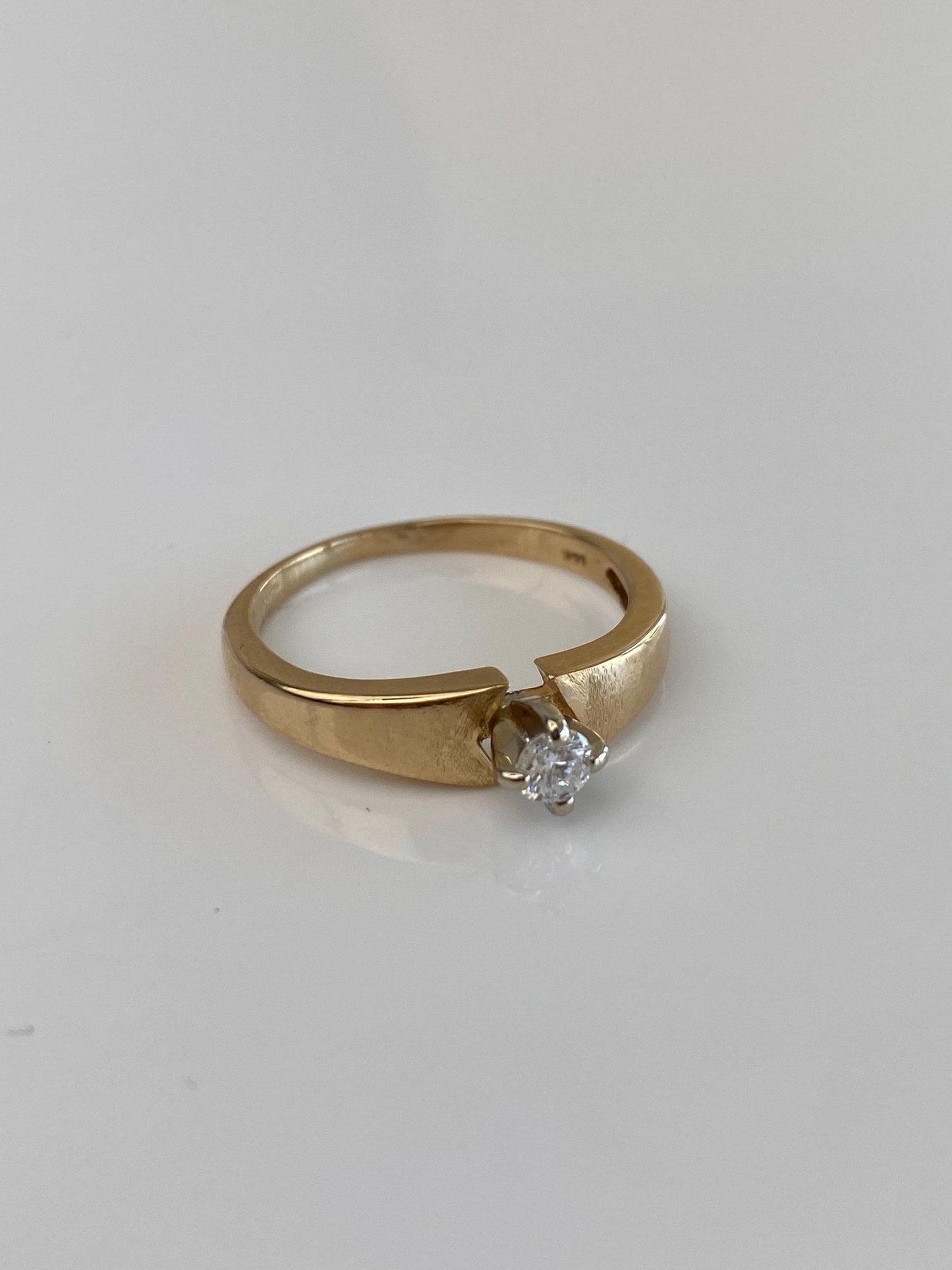 Vintage Solid 14k Yellow Gold Diamond Ring - Size 8.75