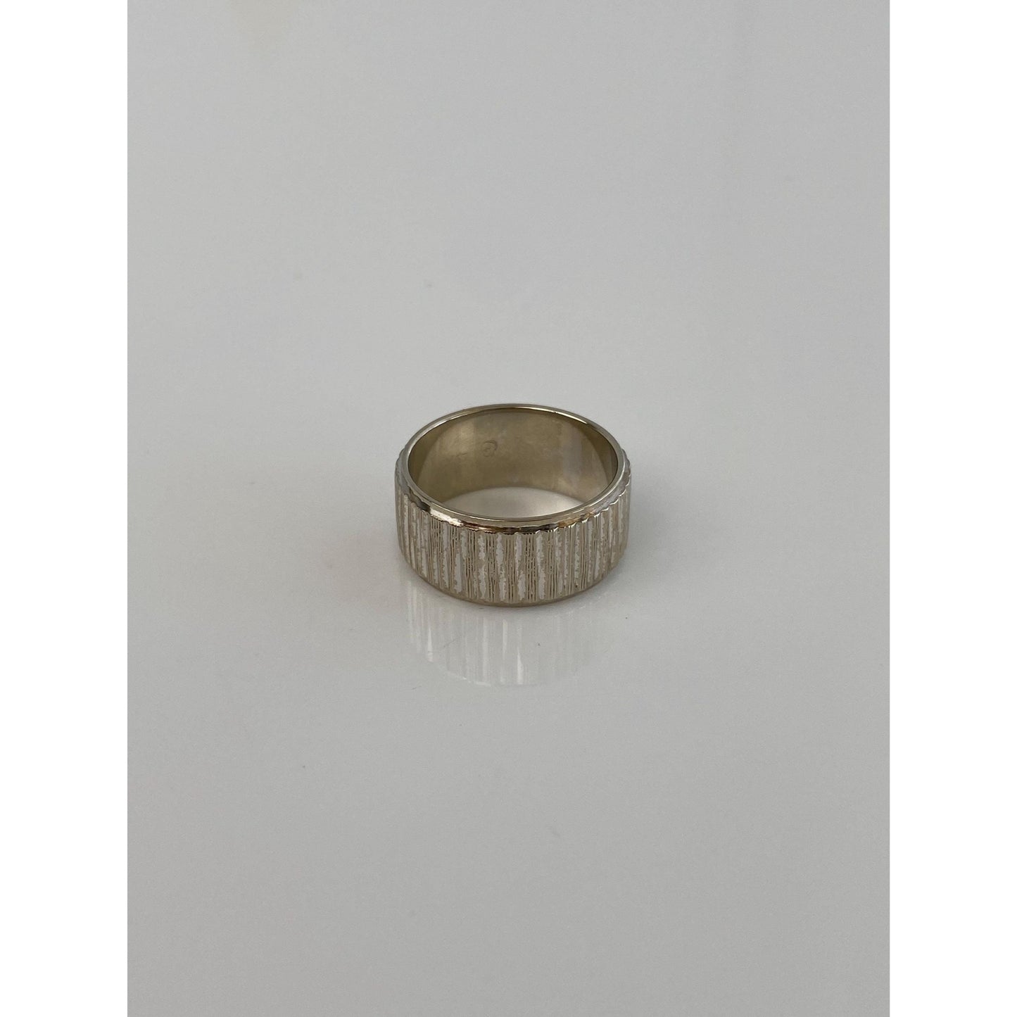 Vintage Solid 14k White Gold Diamond Cut Ring Band - Size 5.25