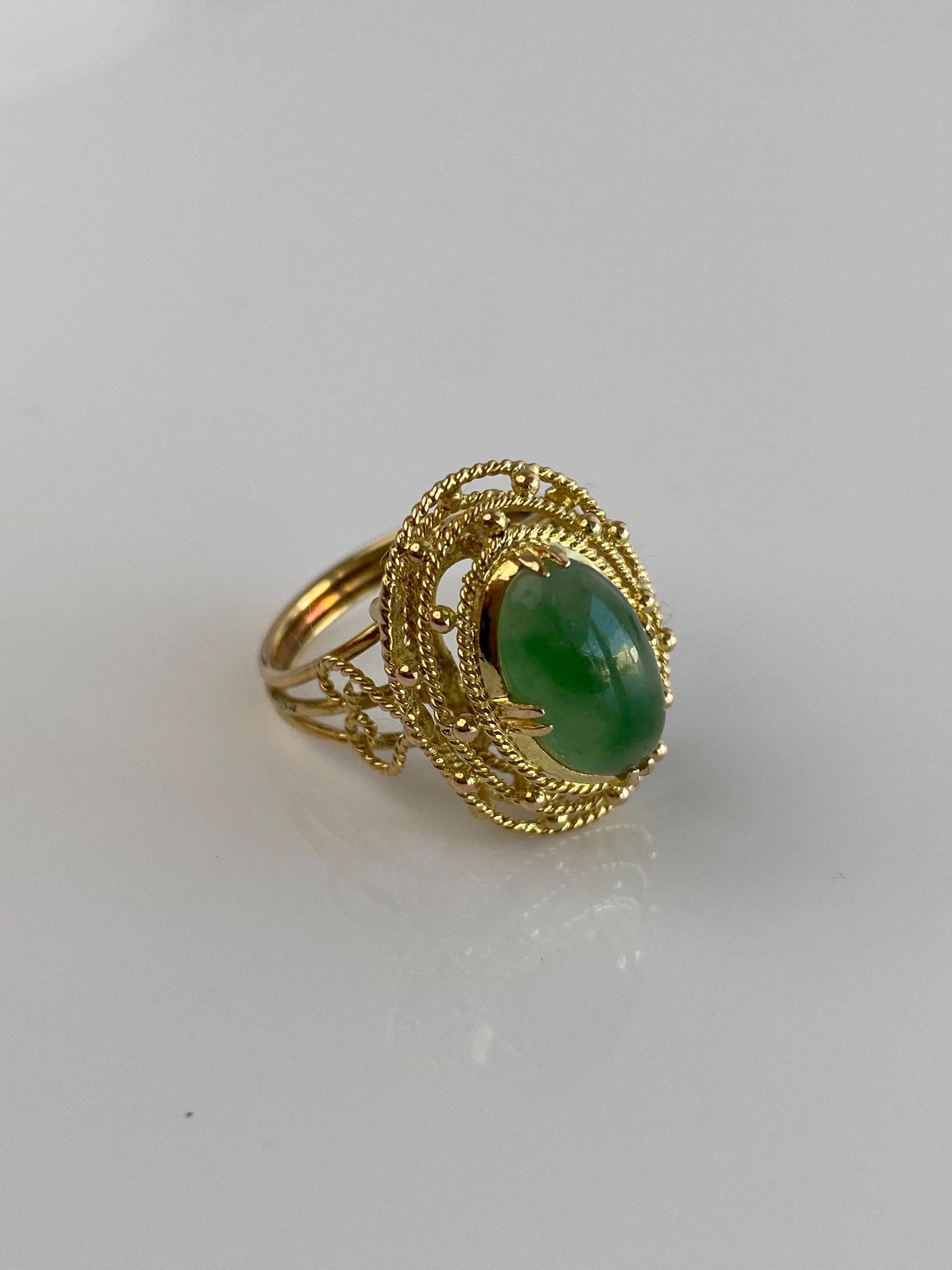 Vintage Solid 18k Yellow Gold Jade Ring - Size 5.25