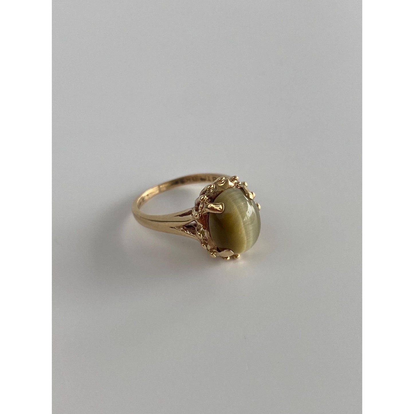 Vintage Solid 10k Yellow Gold Tigers Eye Ring - Size 4