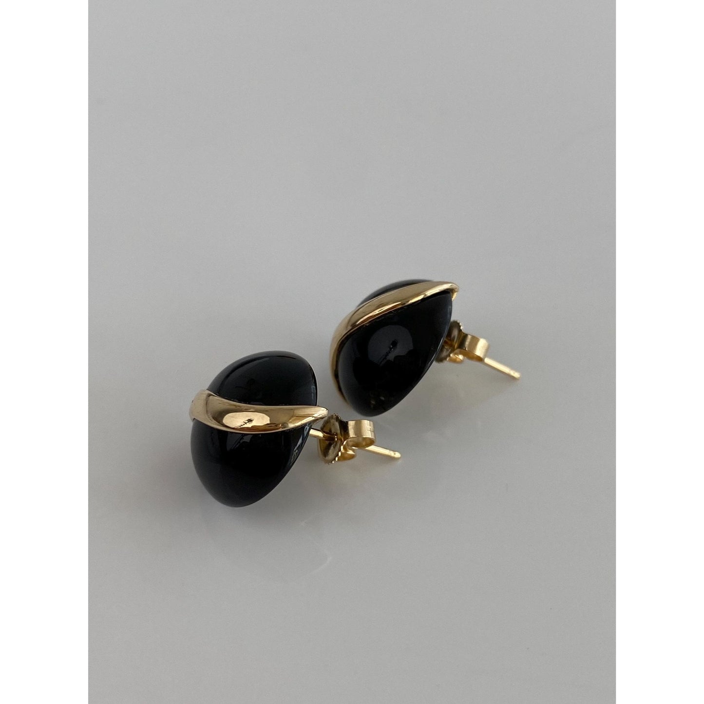 Vintage Solid 14k Yellow Gold Onyx Stud Earrings