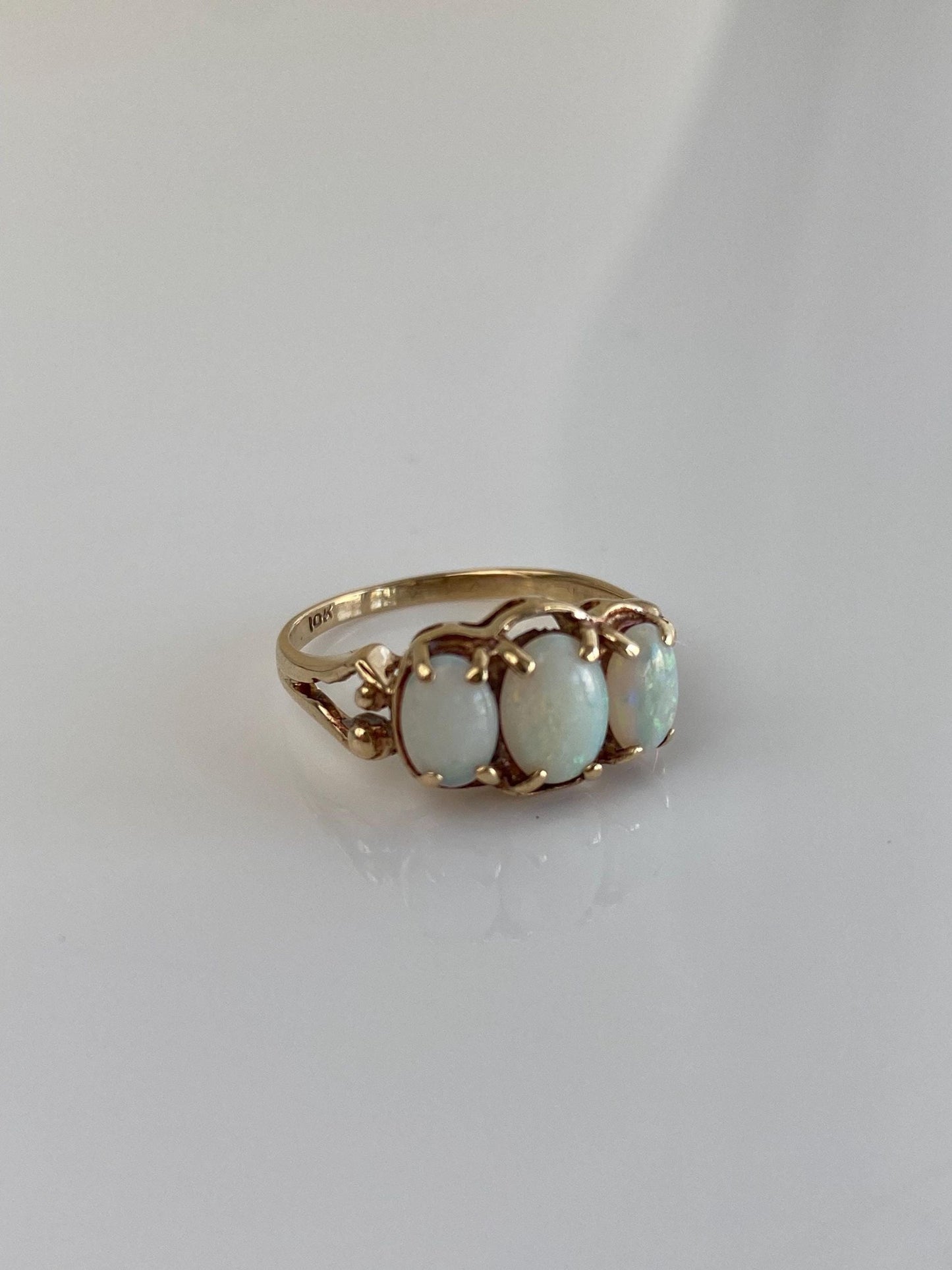 Vintage Solid 10k Yellow Gold Opals Ring - Size 5.25