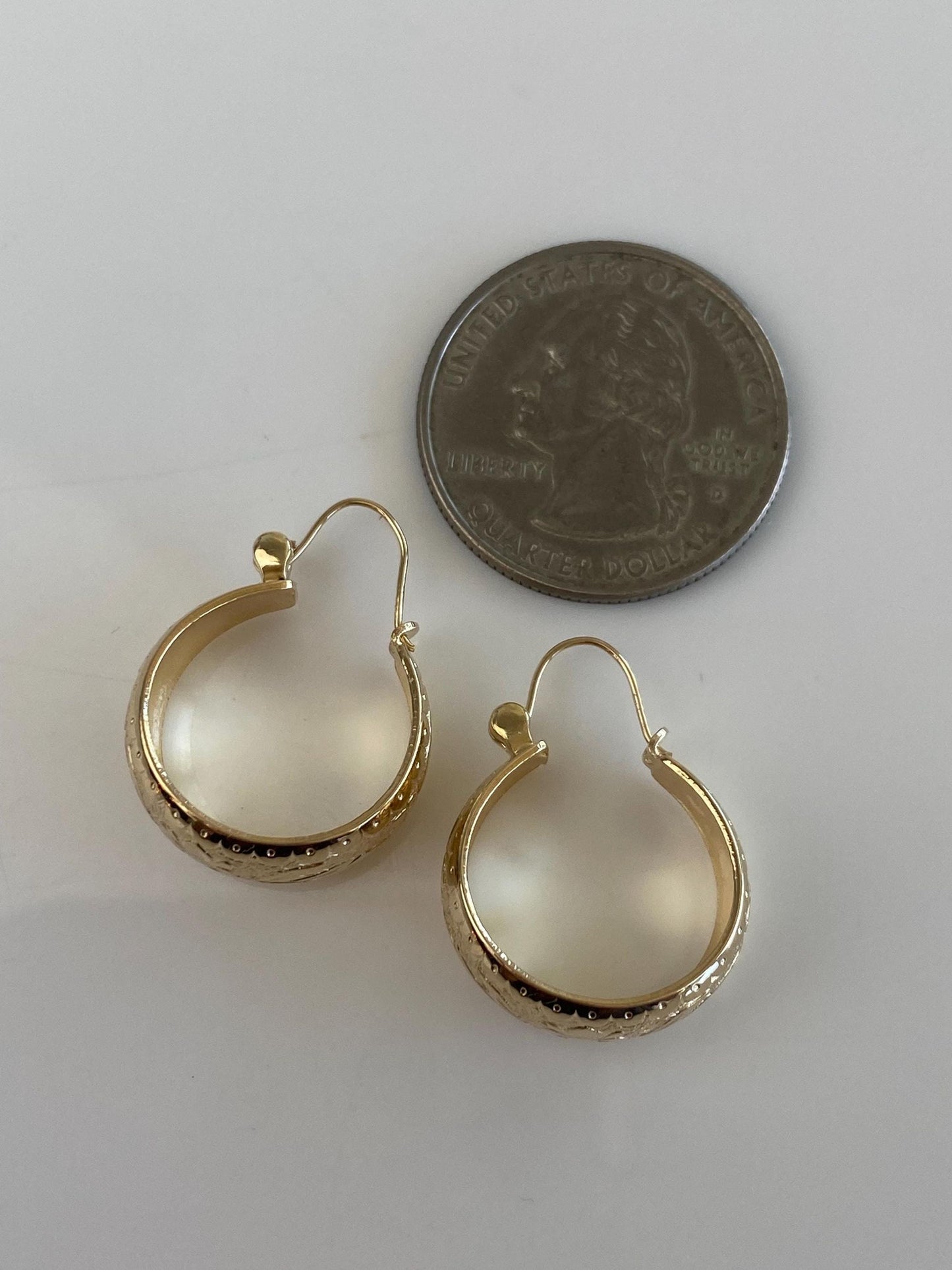 Vintage Solid 14k Yellow Gold Engraved Floral Hoop Earrings