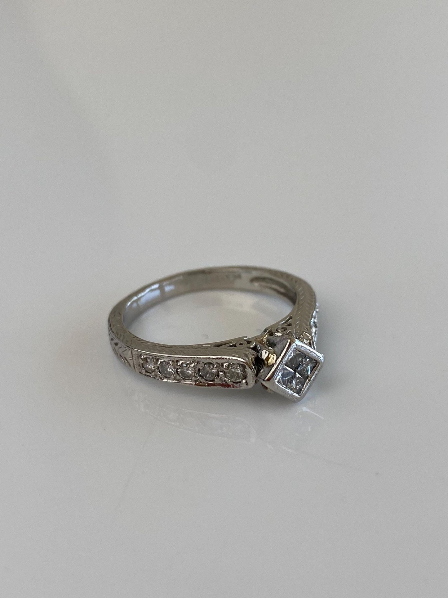 Vintage Solid Platinum Diamonds Designed Ring - Size 8.5