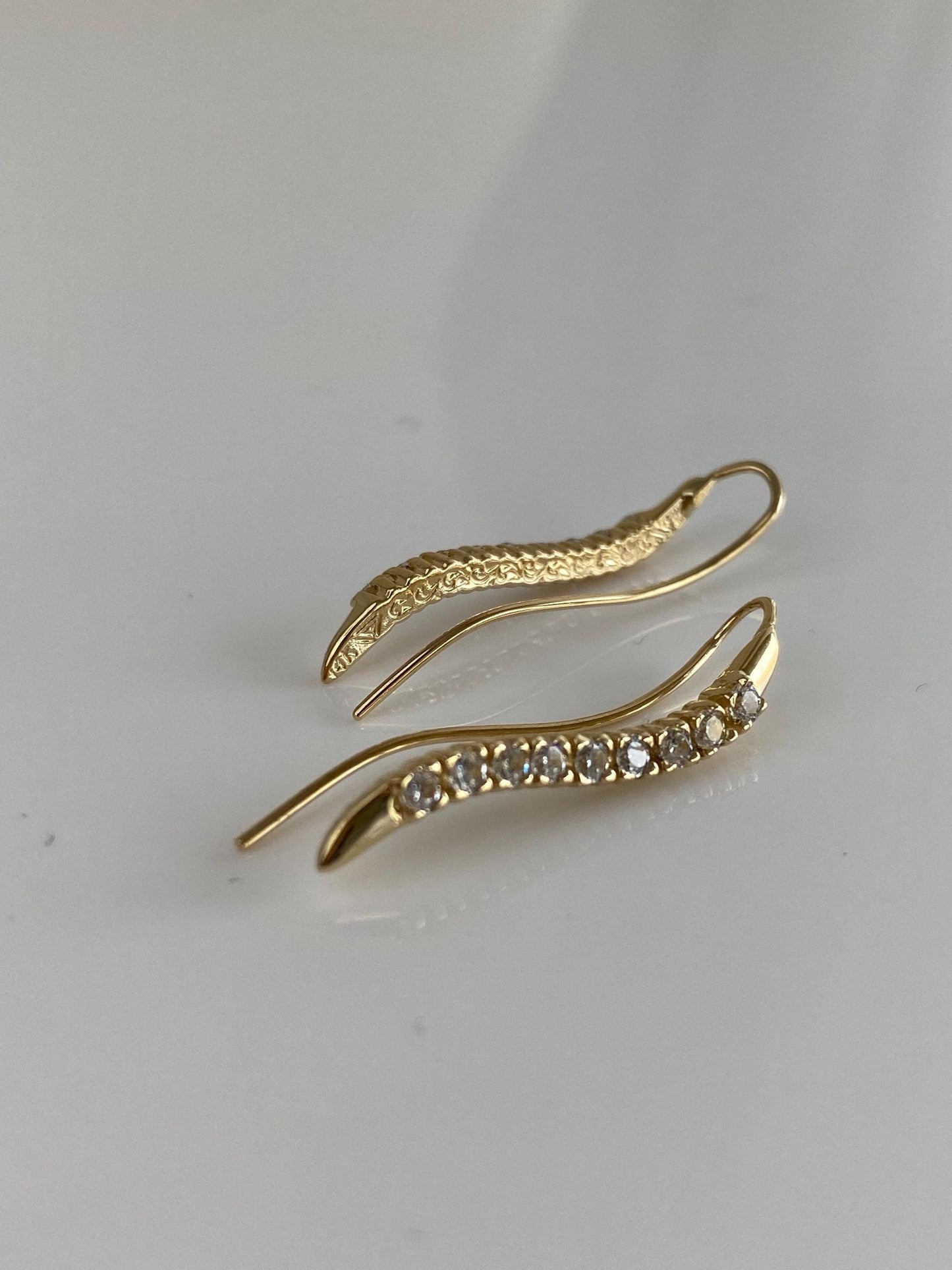 Vintage Solid 14k Yellow Gold Clear Cubic Zirconia Ear Climber Drop Earrings