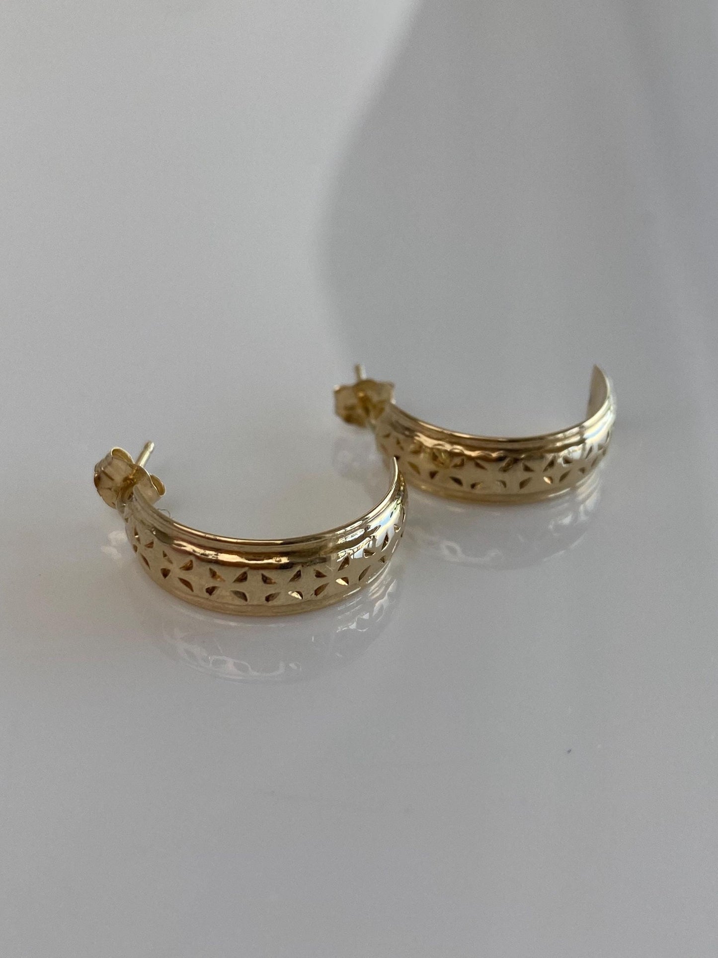 Vintage Solid 14k Yellow Gold Design Drop Earrings