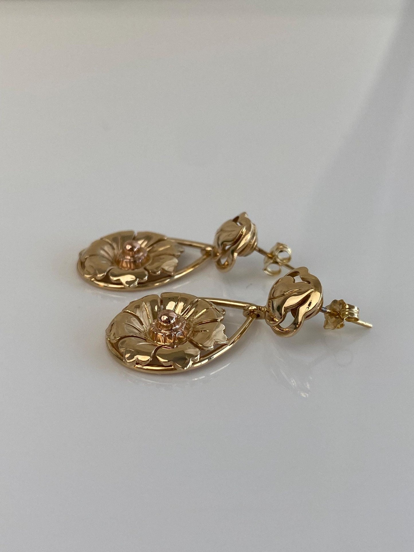 Vintage Solid 14k Yellow Gold Flower Dangle Stud Earrings