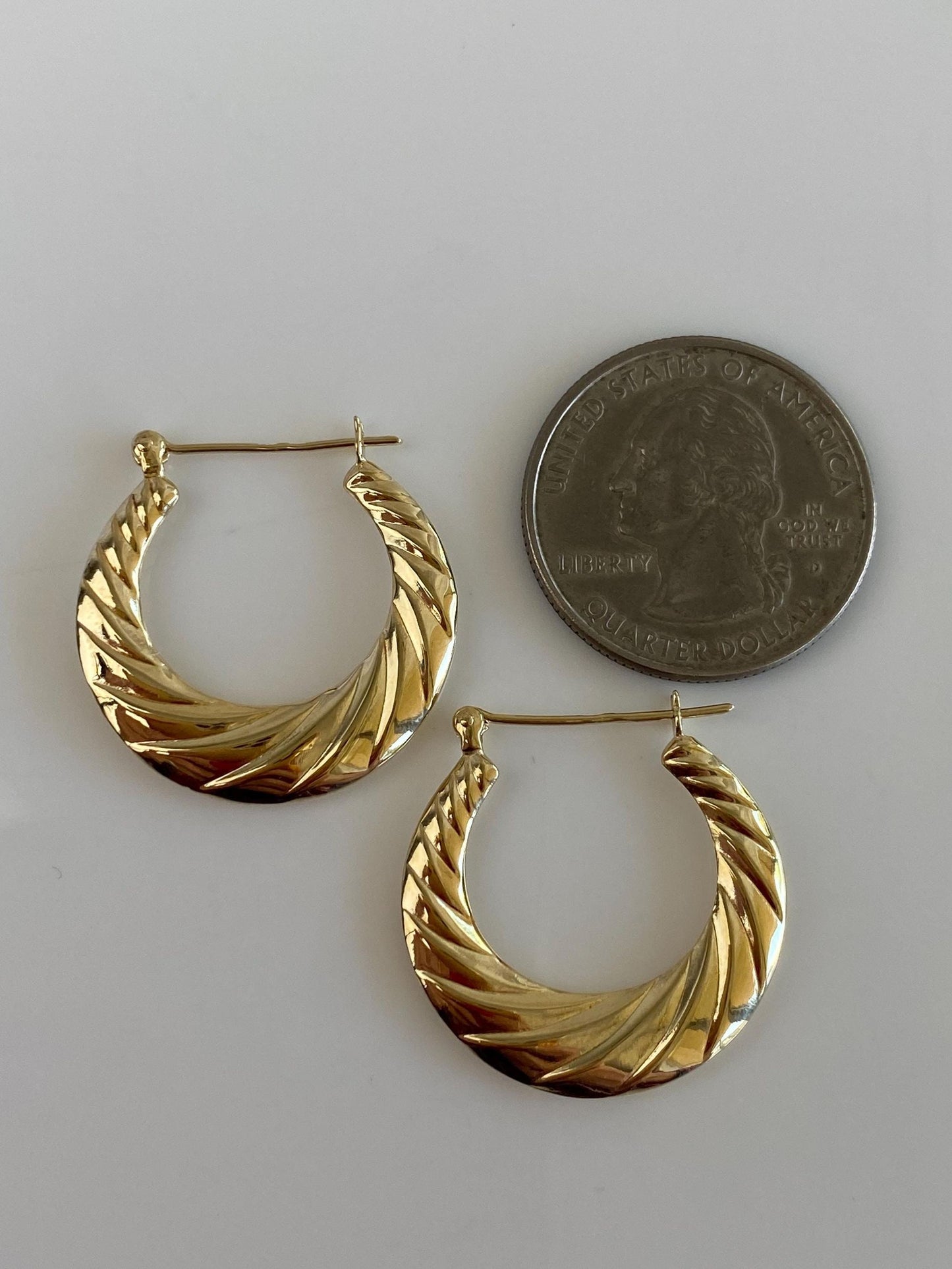 Vintage 14k Yellow Gold Textured Tapered Hoop Earrings