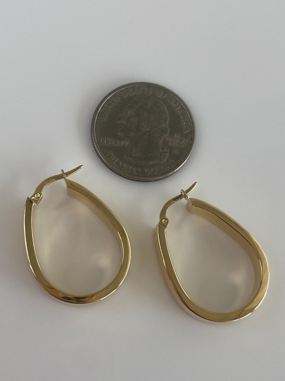 Vintage 18k Yellow Gold Straight Edge Teardrop Hoop Earrings