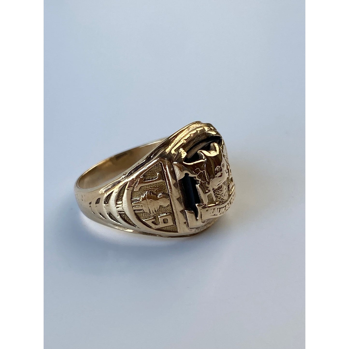 Vintage Solid 10k Yellow Gold Black Stone 1932 H.S. Class Ring - Size 6.25