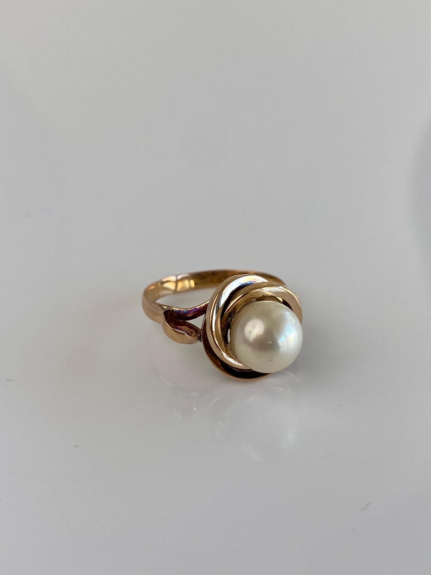 Vintage 14k Yellow Gold Pearl Knot Ring - Size 5.5