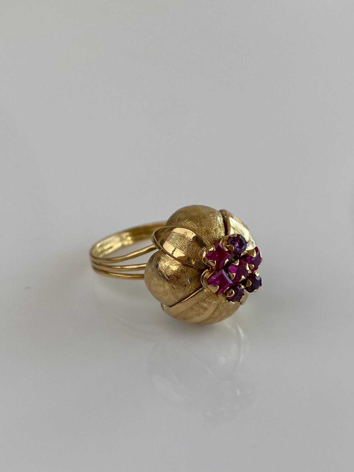 Vintage Solid 18k Yellow Gold Pink Sapphire Cluster Flower Ring - Size 5.75