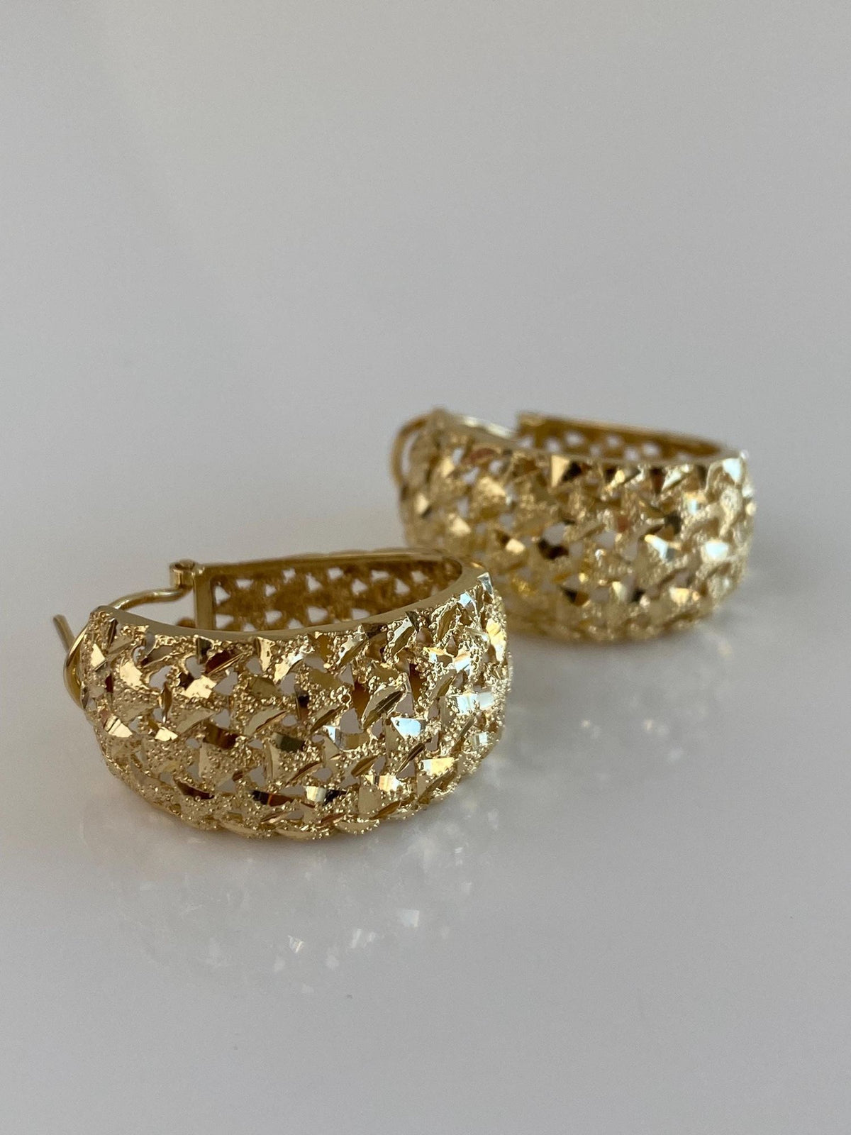 Vintage Solid 14k Yellow Gold Chunky Diamond Cut Open Work Drop Earrings