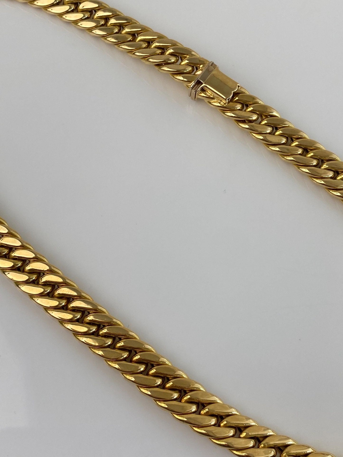 Vintage 18k Yellow Gold Chunky Curb Chain Necklace - 16 inches