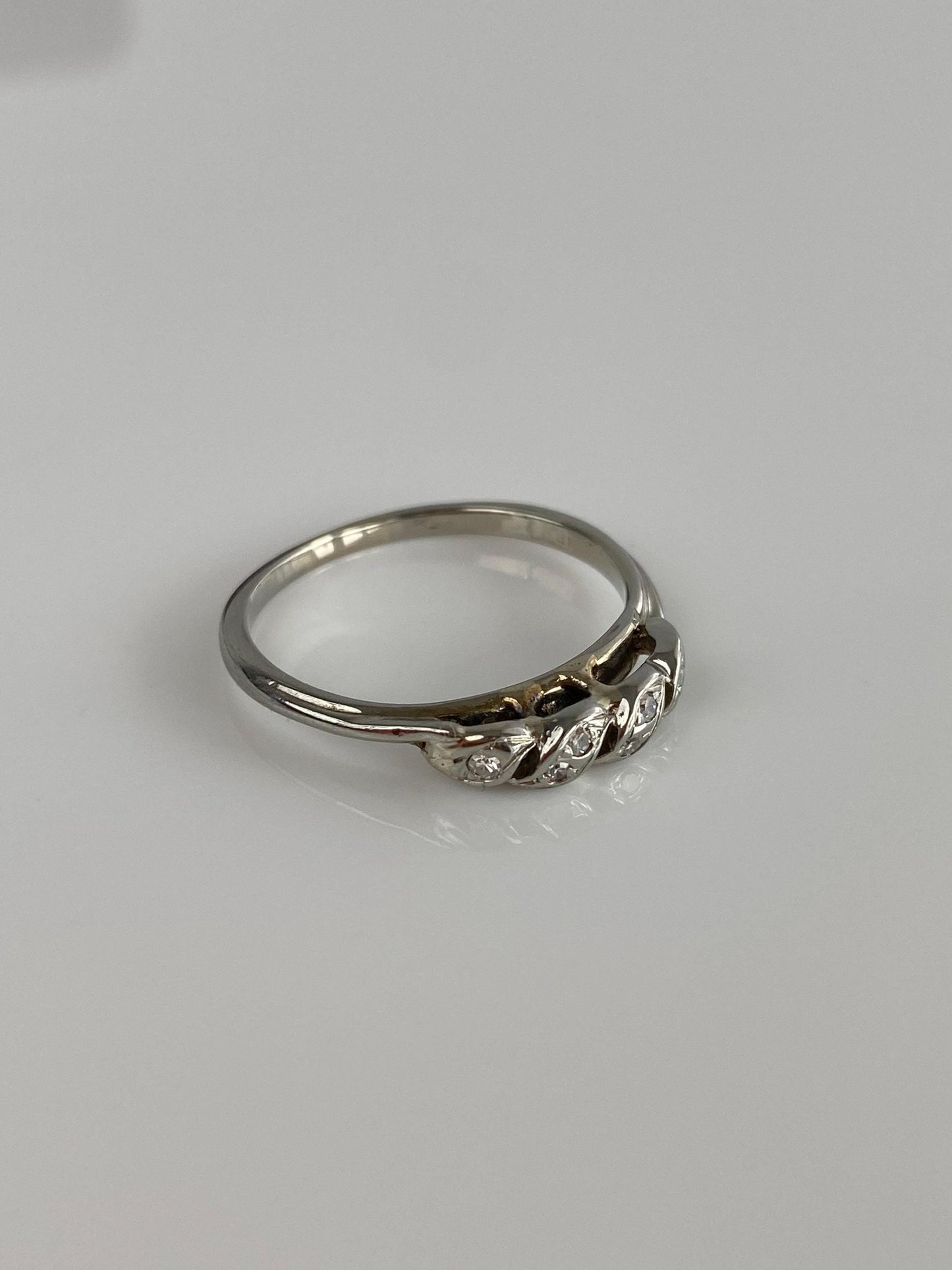 Vintage Solid 18k White Gold Diamond Twist Ring - Size 7.75