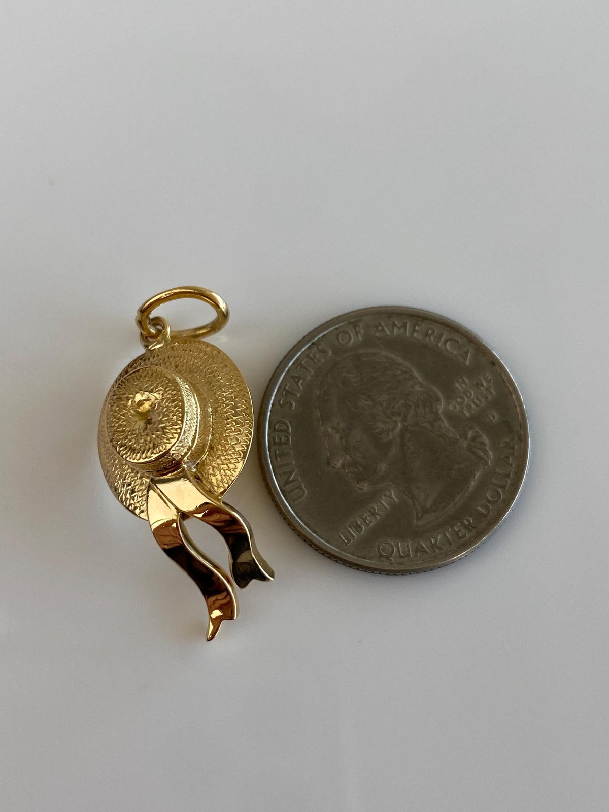 Vintage Solid 18k Yellow Gold Ribbon Hat Charm