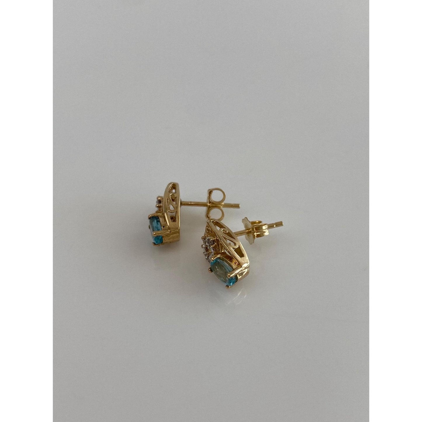 Solid 14k Yellow Gold Blue Cubic Zirconia Stud Earrings
