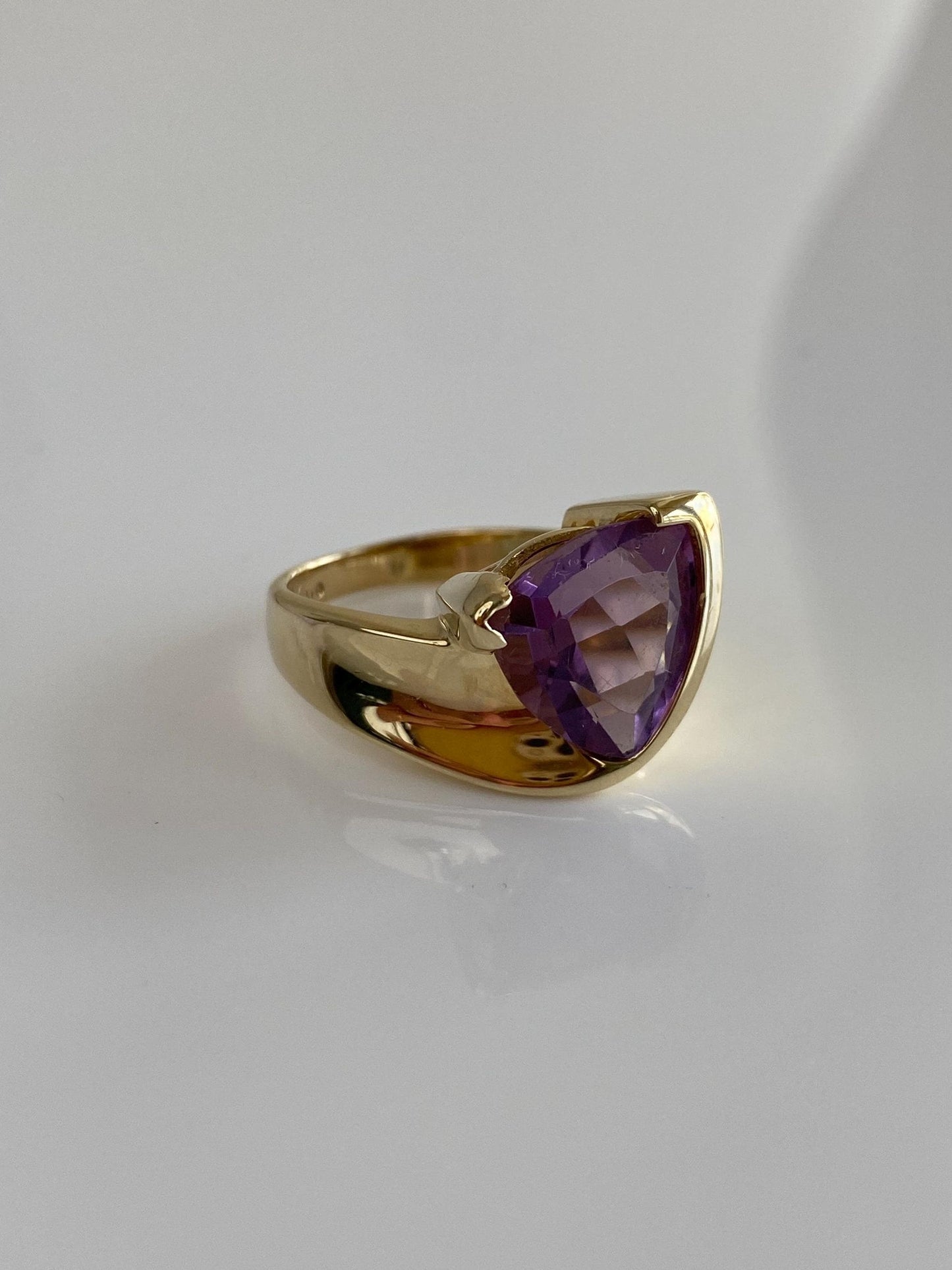 Vintage Solid 14k Yellow Gold Amethyst Ring - Size 7